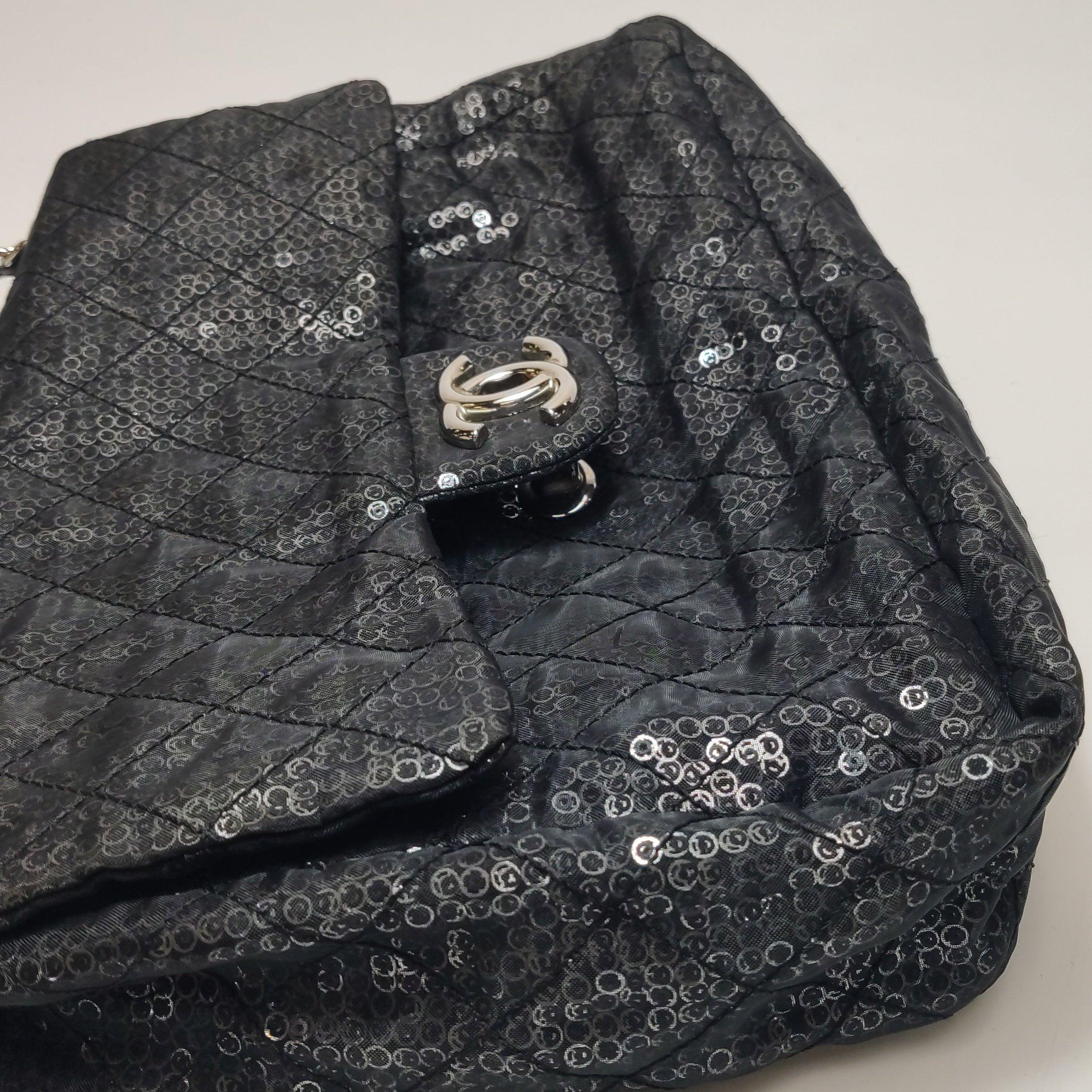Chanel Black Mesh and Sequins Jumbo Maxi Classic Flap Silver Hardware 2008 en vente 9