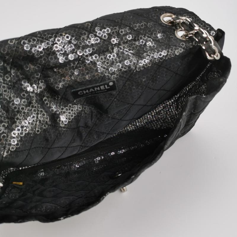 Chanel Black Mesh and Sequins Jumbo Maxi Classic Flap Silver Hardware 2008 en vente 2