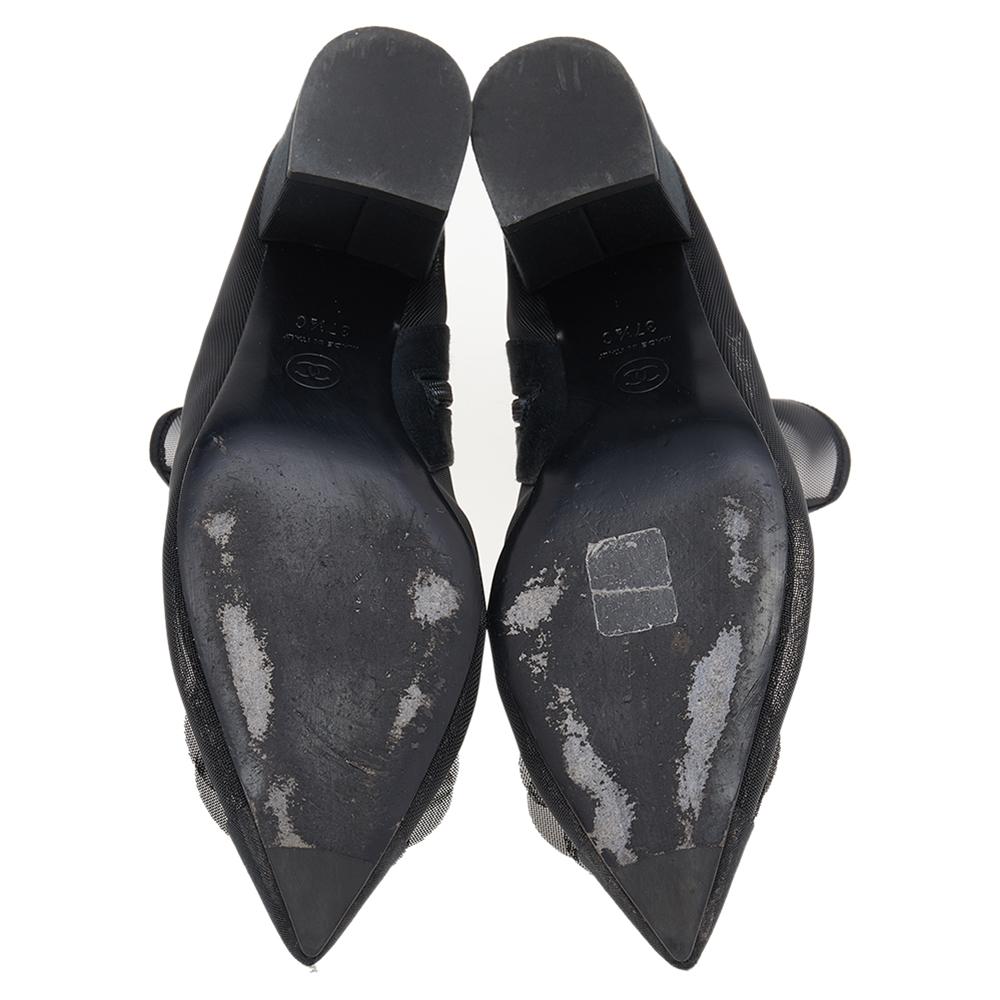 Chanel Black Mesh CC Ankle Boots 37.5 In Good Condition In Dubai, Al Qouz 2