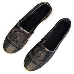 Espadrilles Chanel en maille noire et gros-grain, avec logo CC, taille 40 (UE) / 10 (US), dans leur boîte d'origine