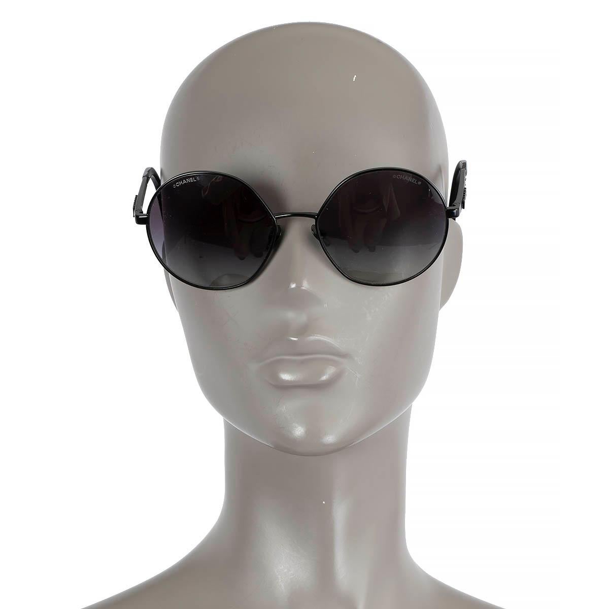 CHANEL Schwarze 4269 ROUND-Sonnenbrille aus Metall im Angebot 1