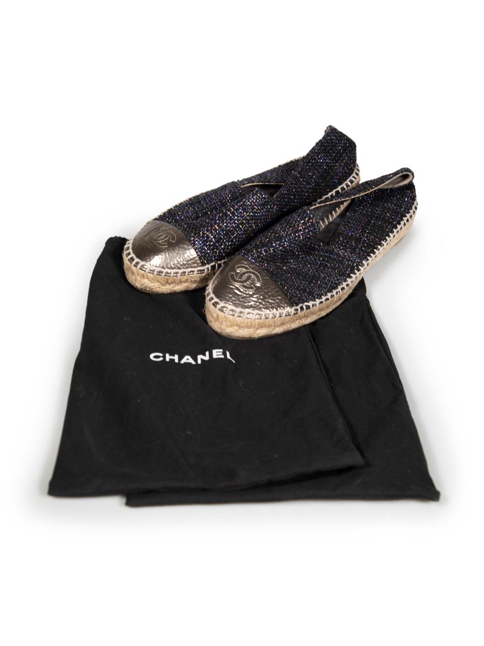 Chanel Schwarz Metallic CC Espadrilles aus Tweed in Schwarz, Größe IT 39 im Angebot 1