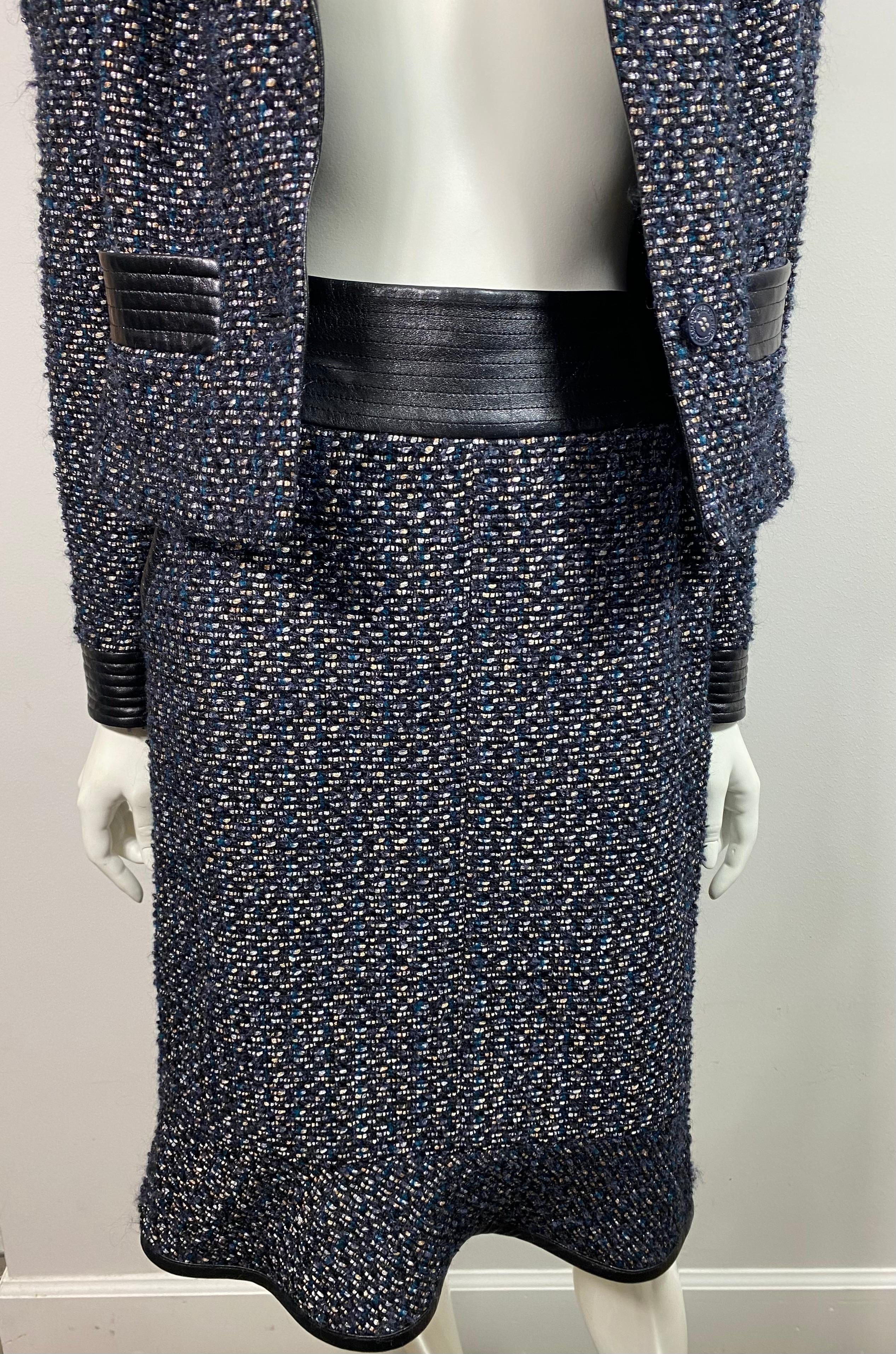 Chanel Runway Fall 2002 Navy Tweed and Black Leather Skirt Suit - Size 40  For Sale 8