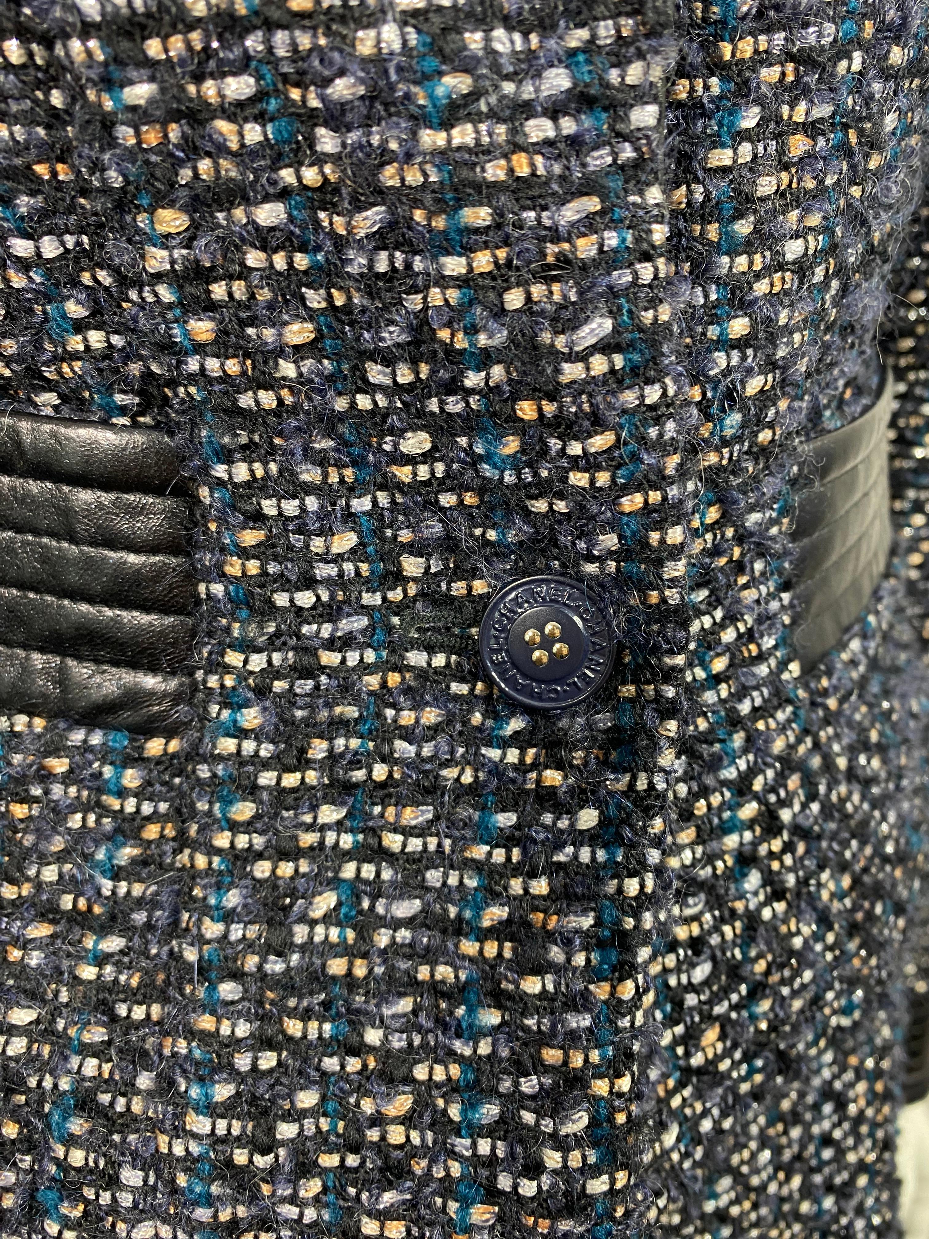 Women's Chanel Runway Fall 2002 Navy Tweed and Black Leather Skirt Suit - Size 40 For Sale