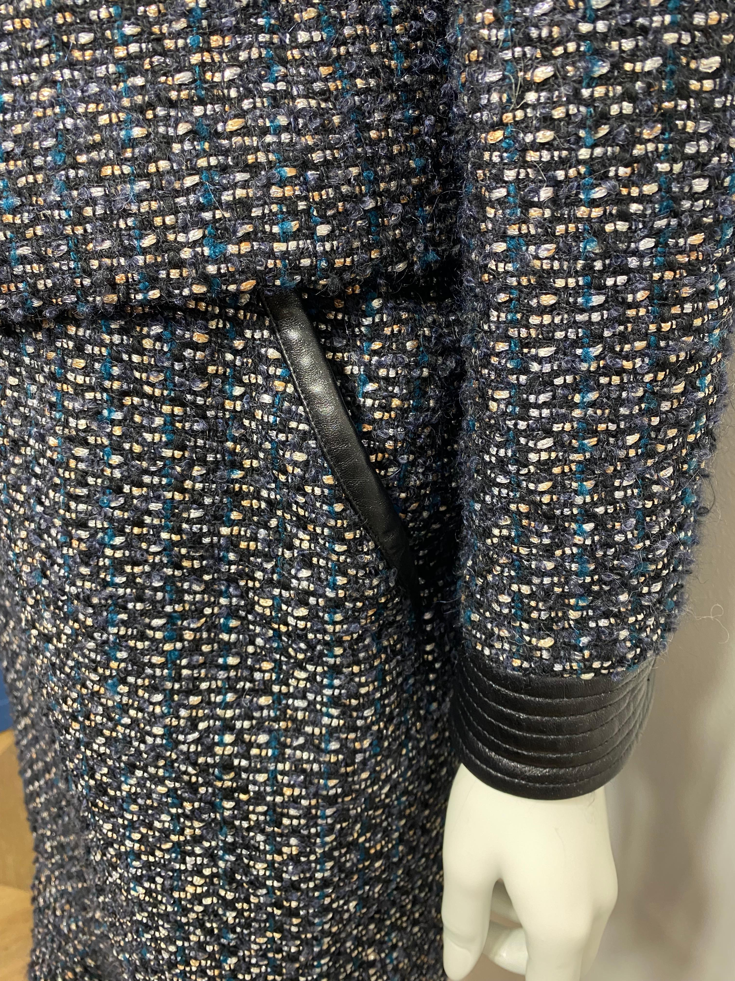 Chanel Runway Fall 2002 Navy Tweed and Black Leather Skirt Suit - Size 40 For Sale 2