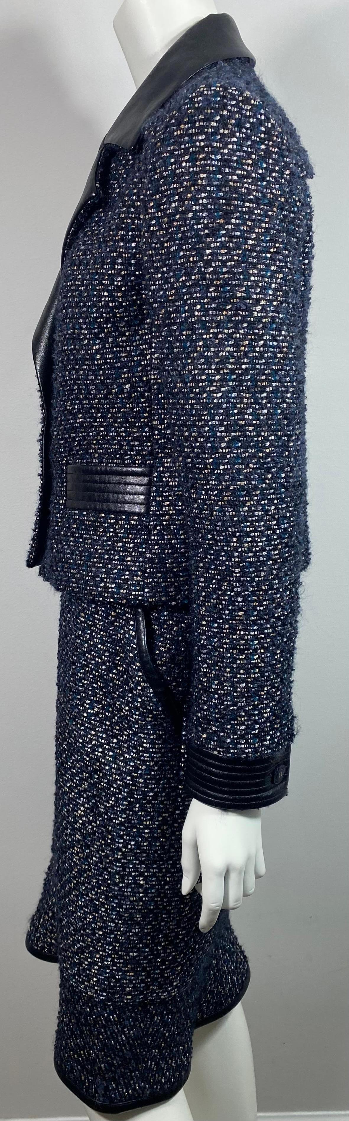 Chanel Runway Fall 2002 Navy Tweed and Black Leather Skirt Suit - Size 40 For Sale 3