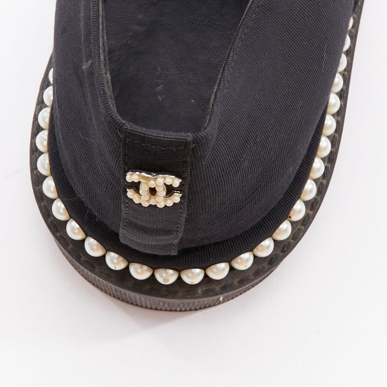 Derbies CHANEL en tissu monochrome noir à lacets et fausses perles EU37.5 en vente 6