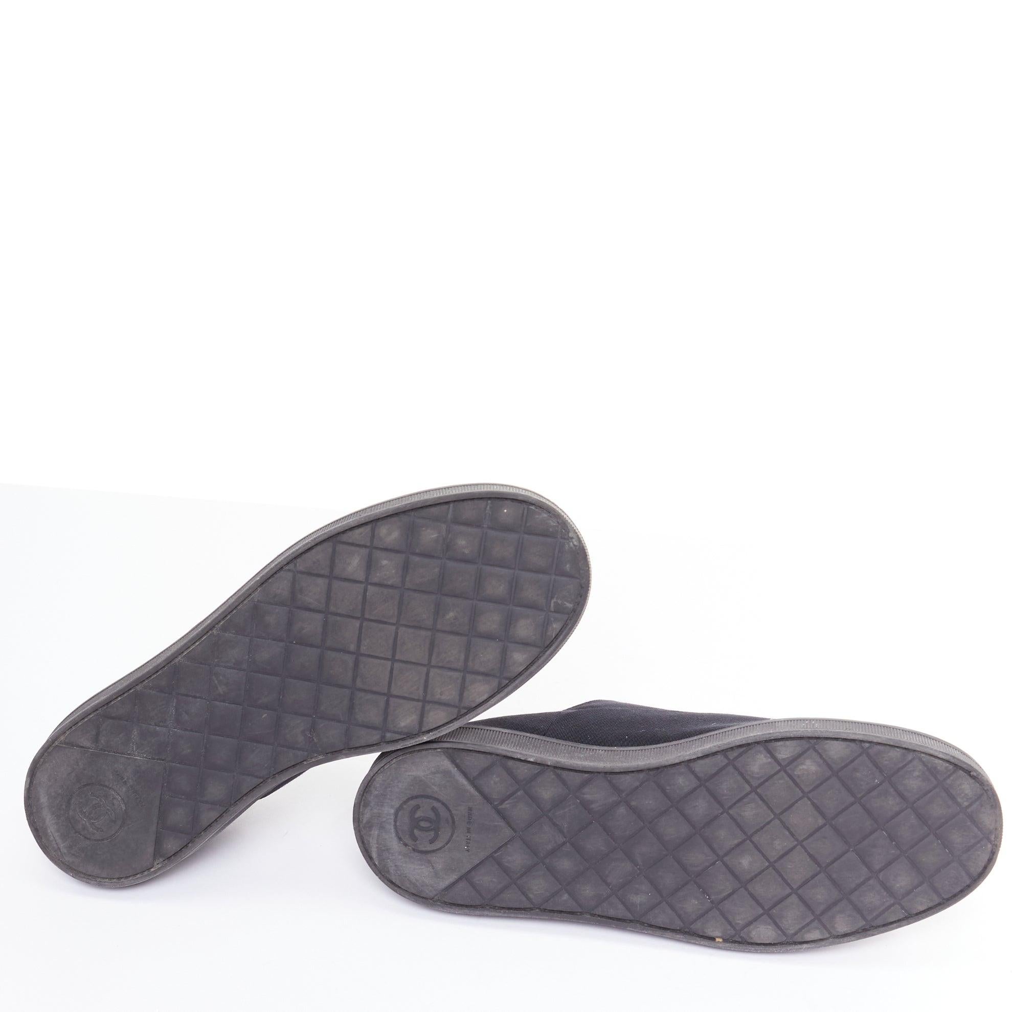 Derbies CHANEL en tissu monochrome noir à lacets et fausses perles EU37.5 en vente 7