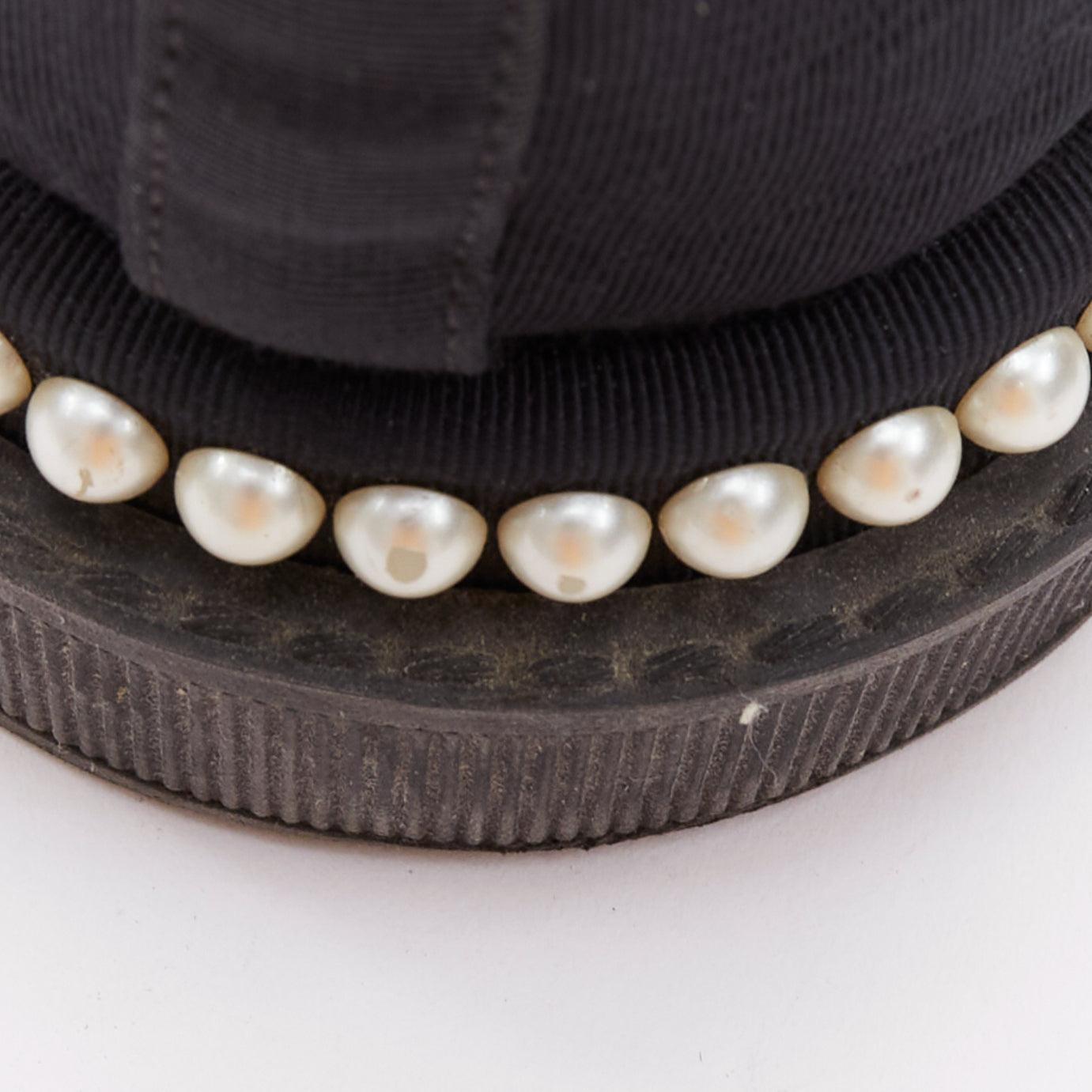 Derbies CHANEL en tissu monochrome noir à lacets et fausses perles EU37.5 en vente 4
