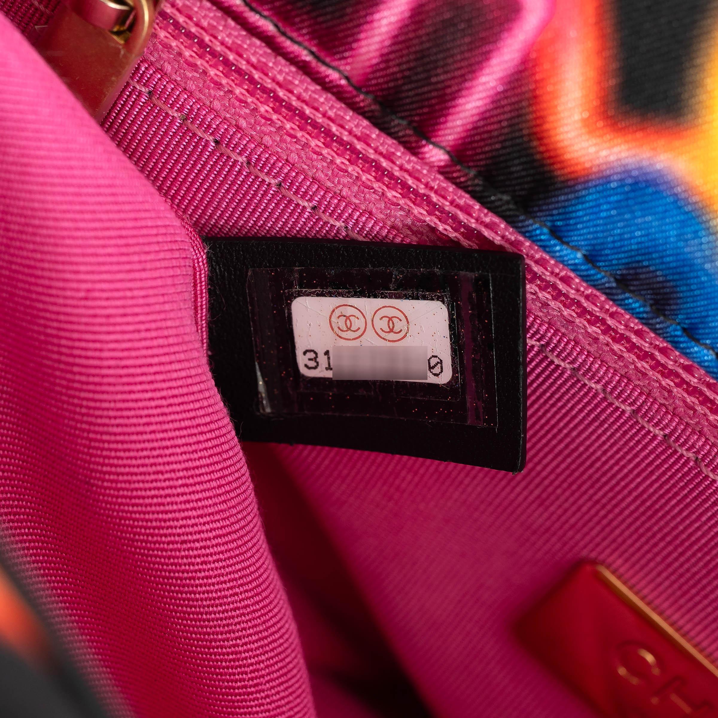 CHANEL black & multi fabric 21S 19 MEDIUM GRAFFITI Shoulder Bag For Sale 4