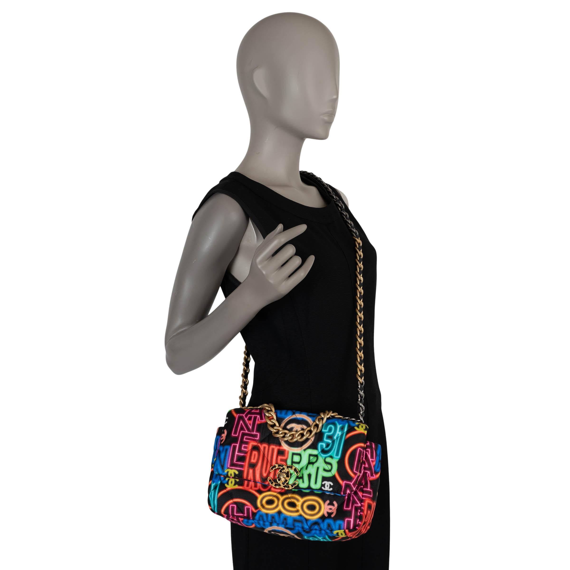 CHANEL black & multi fabric 21S 19 MEDIUM GRAFFITI Shoulder Bag For Sale 5