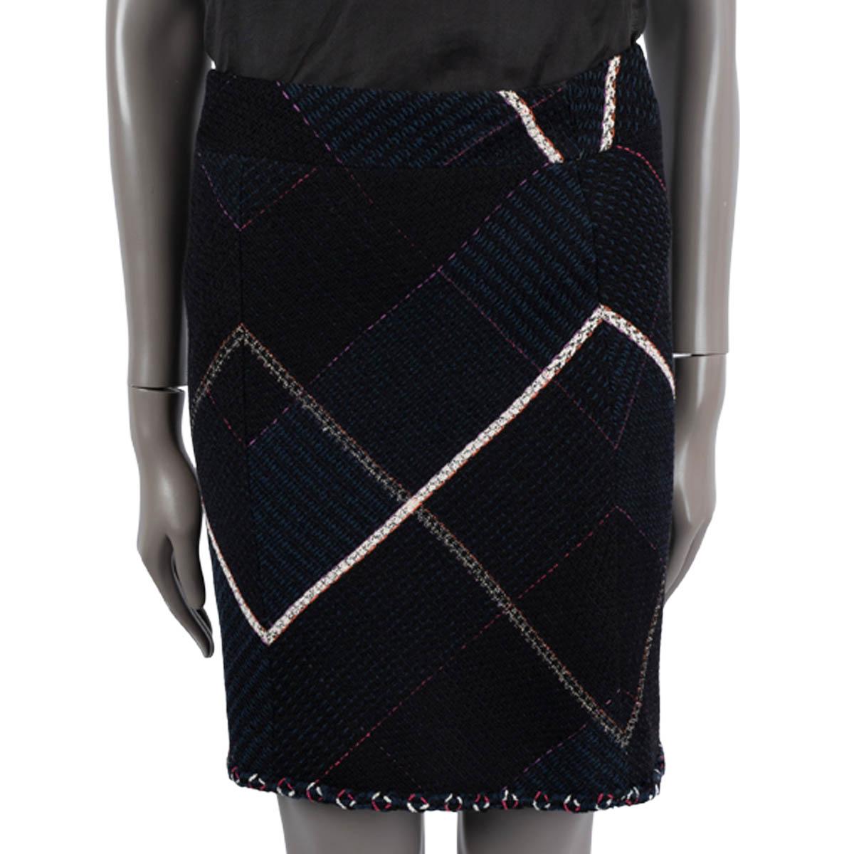Nero CHANEL nero e blu  misto cotone 2007 07C Gonna TWEED con bordo a trecce 34 XXS in vendita