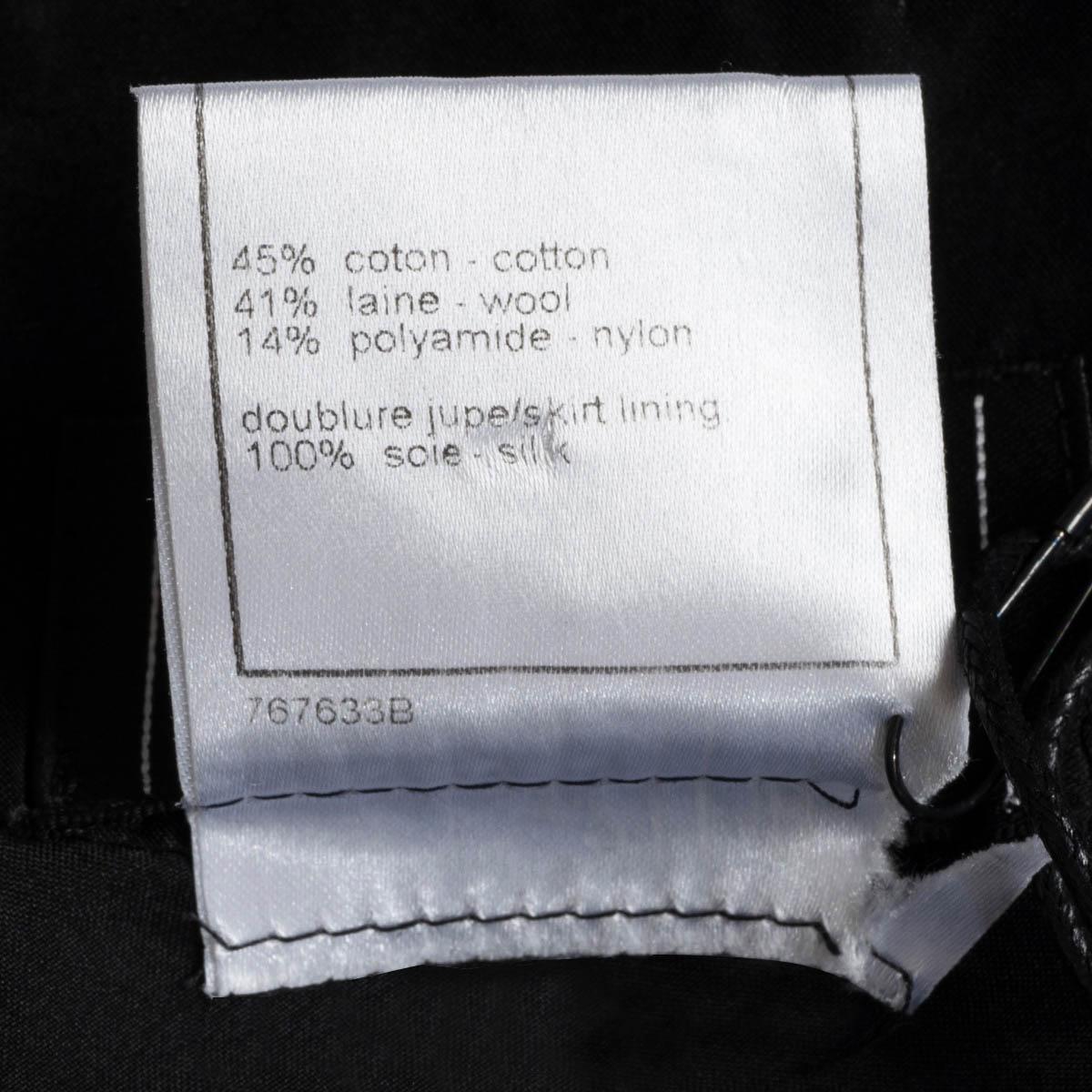 CHANEL black & navy  cotton blend 2007 07C BRAID TRIM TWEED Skirt 34 XXS 3