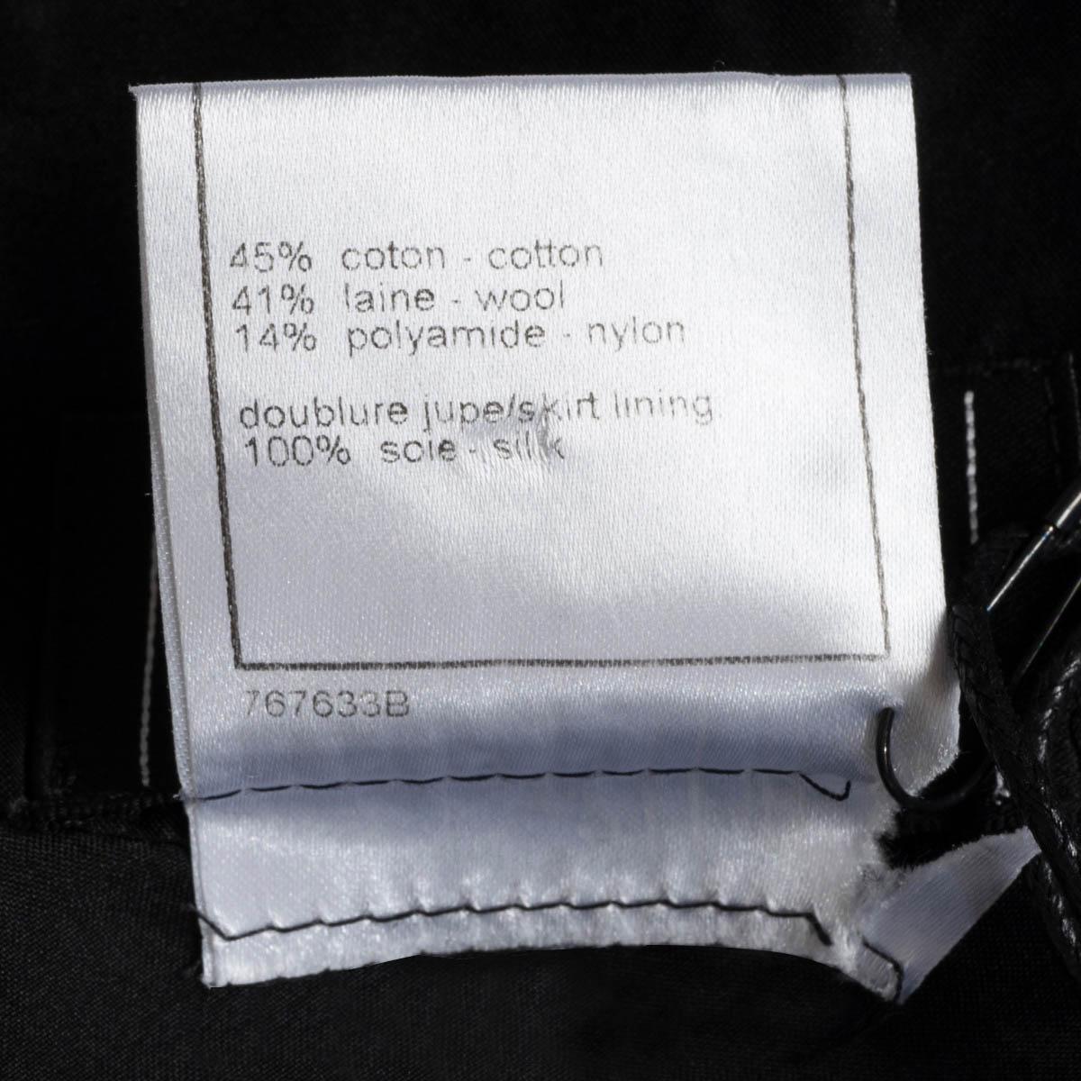 CHANEL nero e blu  misto cotone 2007 07C Gonna TWEED con bordo a trecce 34 XXS in vendita 4