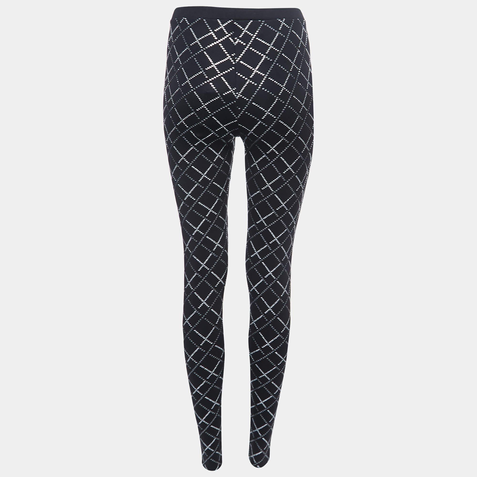 For your workout sessions, lounging around, or just running errands, these leggings will come in handy multiple times. They are made from quality materials and have a good fit.

Includes: Tag, Original Dustbag