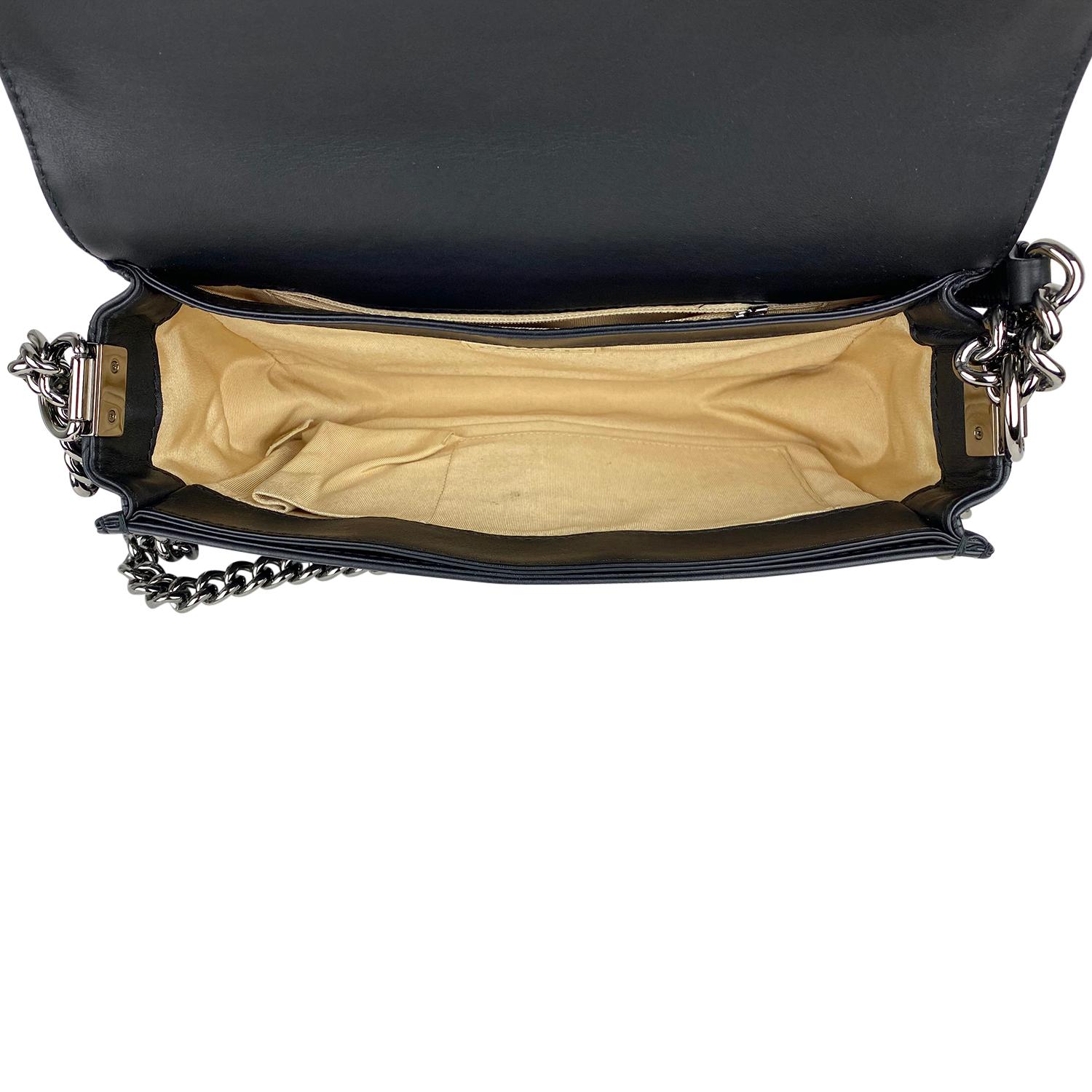 Chanel Black New Medium Boy Shoulder Bag For Sale 8