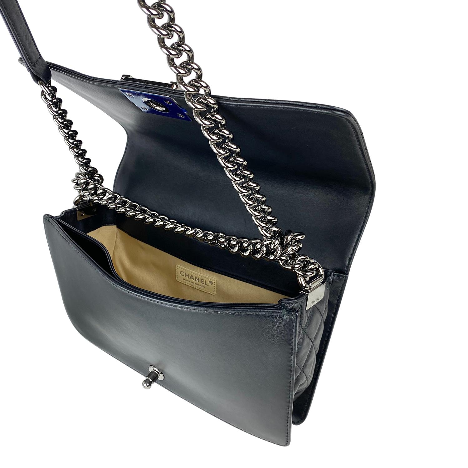 Chanel Black New Medium Boy Shoulder Bag For Sale 9