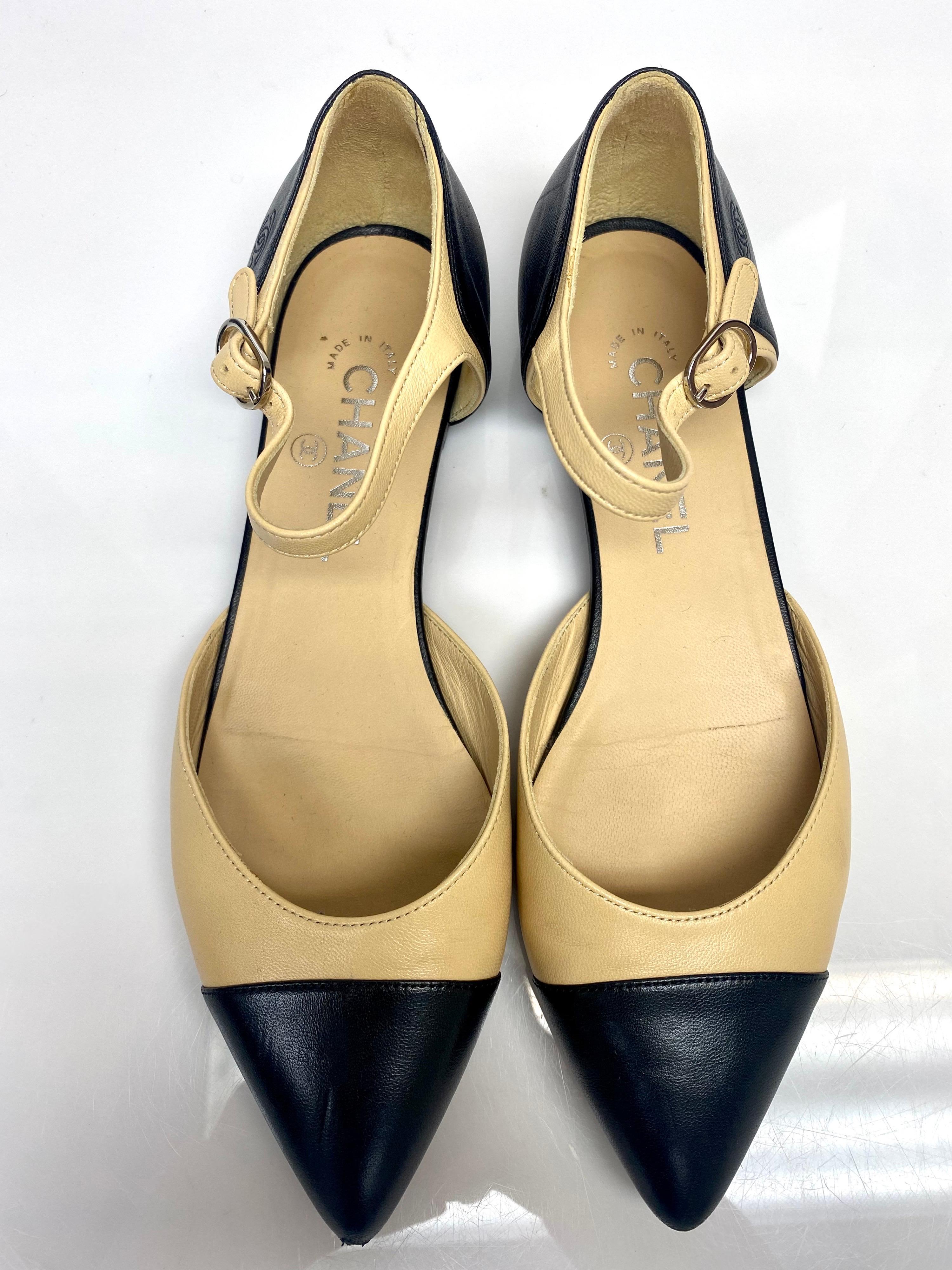 Chanel Black Nude Leather Ballerina Pointed Toe Flats - Size 38 In Excellent Condition In West Palm Beach, FL