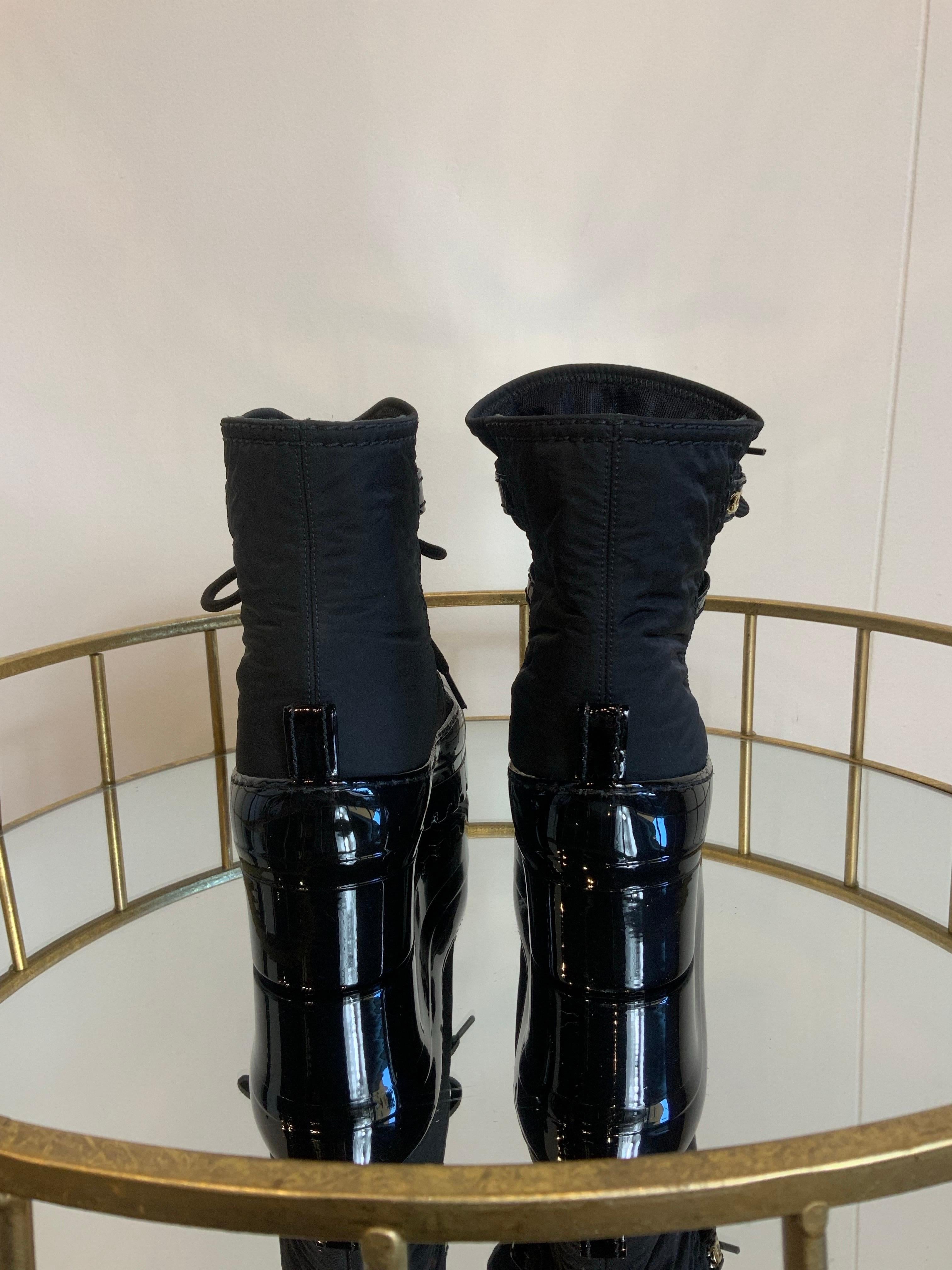 Chanel - Bottines en nylon noir Unisexe en vente
