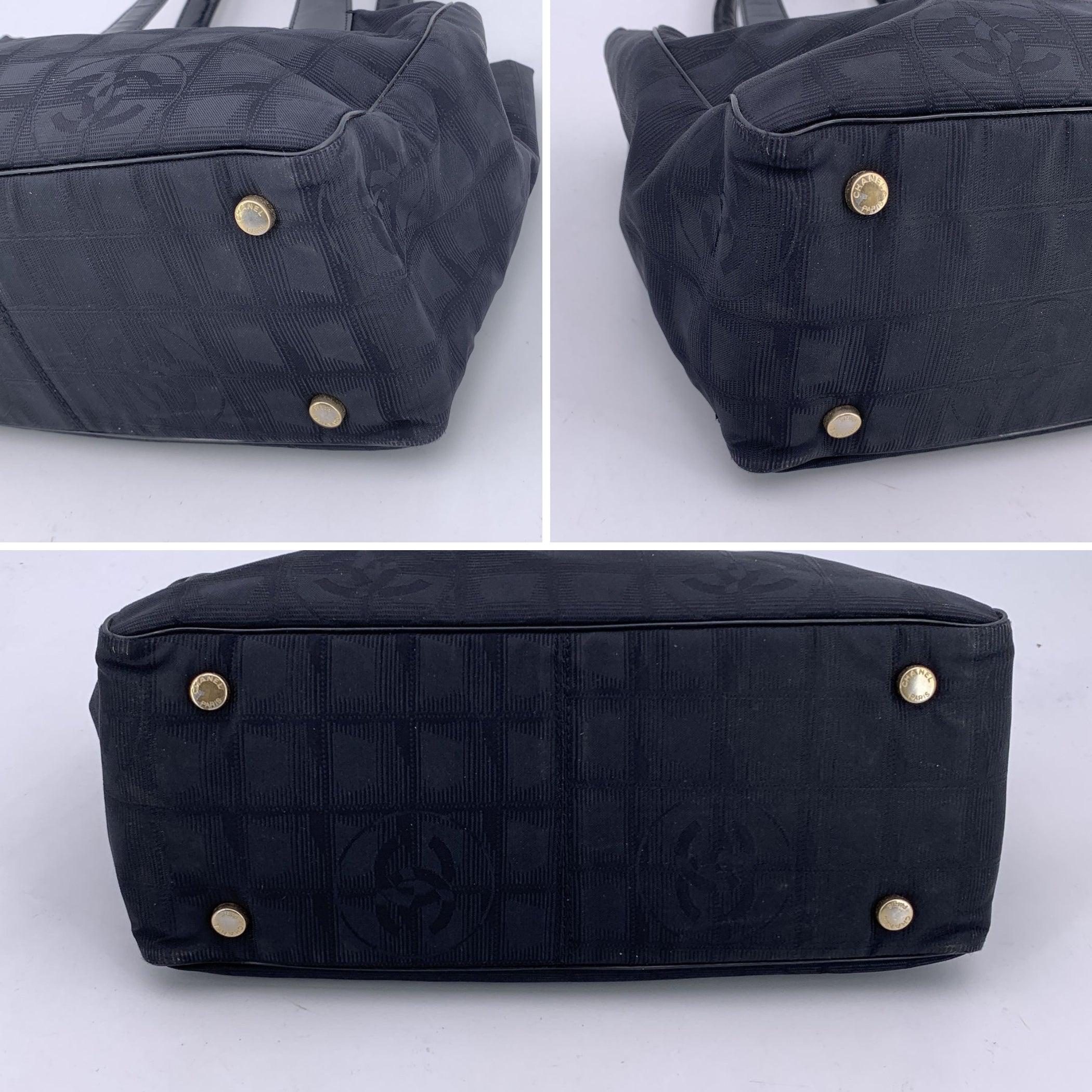 Chanel Black Nylon New Travel Line Tote Shoulder Bag 2000s For Sale 1
