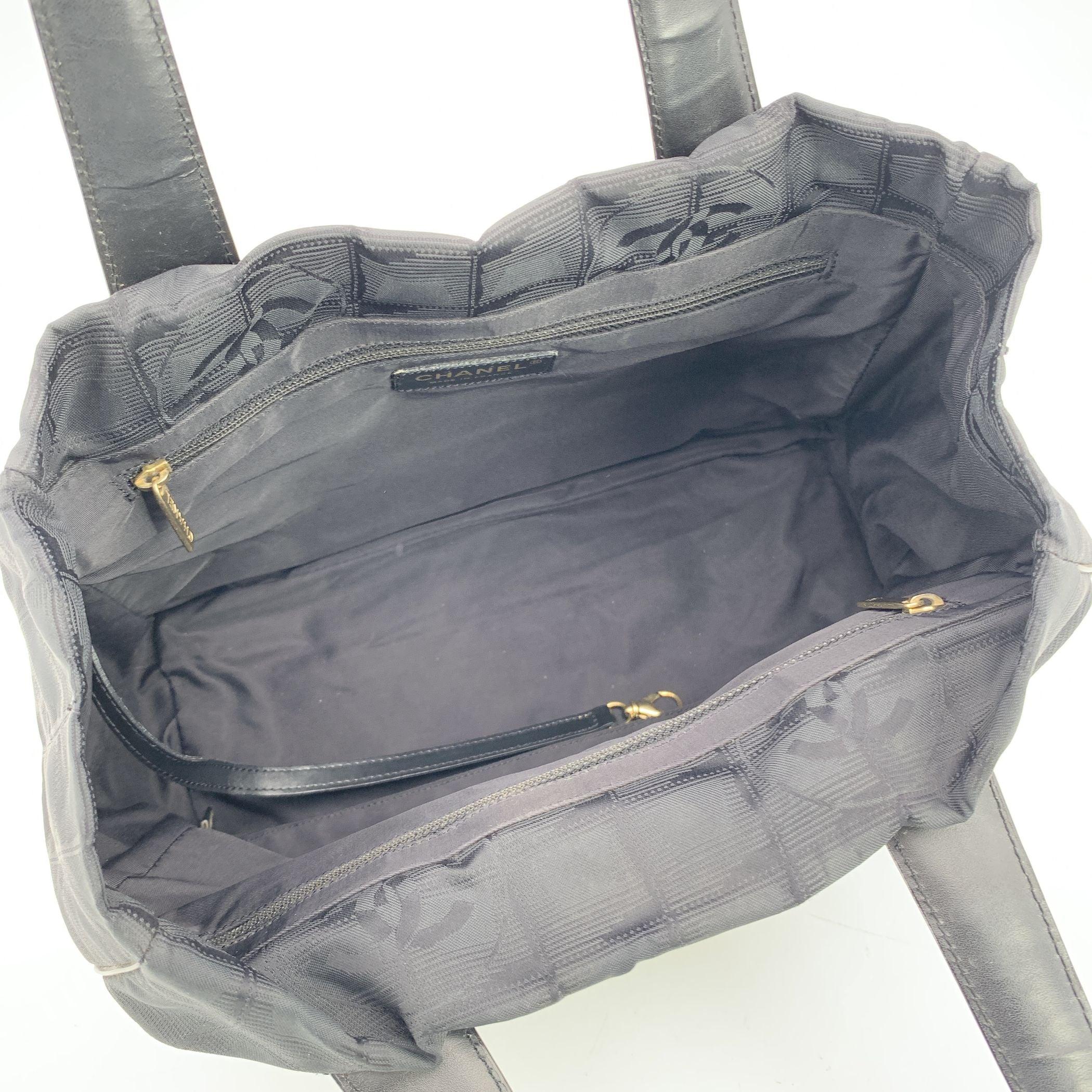 Chanel Black Nylon New Travel Line Tote Shoulder Bag 2000s For Sale 2