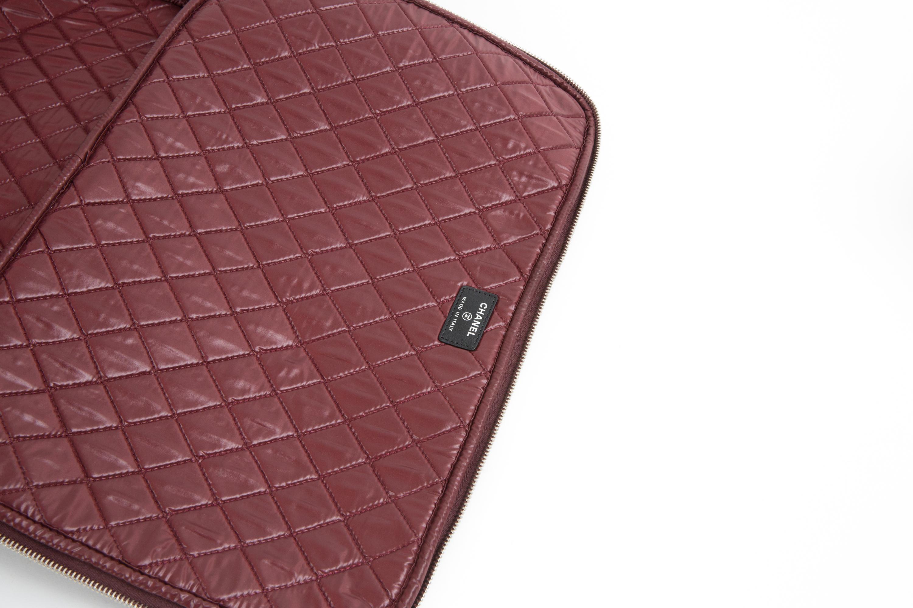 Chanel Black Nylon Quilted Large Clutch Case For Sale 2