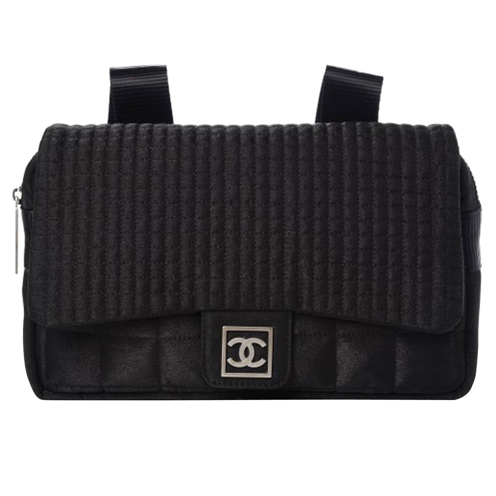Chanel 2005 Vintage Rare Noir Nylon Coco Niege Sport Duma Clasic Flap Backpack en vente
