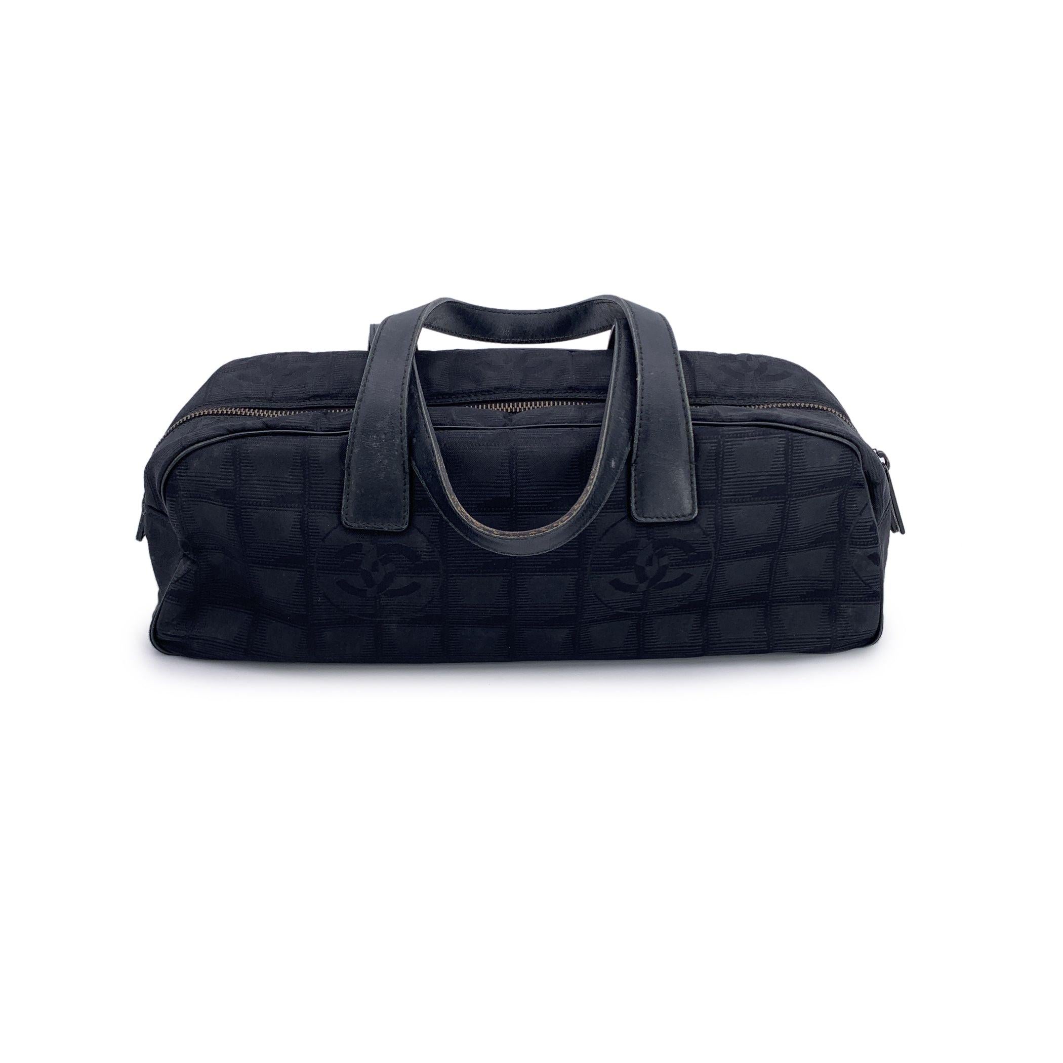 Noir Chanel - Sac de voyage en nylon Bassotto - Top Handle - noir en vente