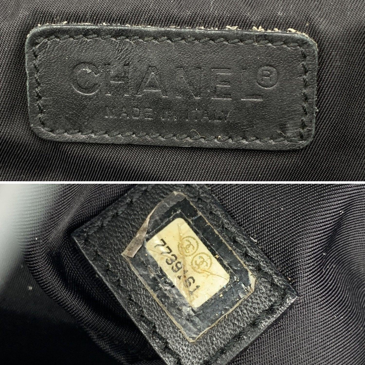 Chanel - Sac de voyage en nylon Bassotto - Top Handle - noir Pour femmes en vente