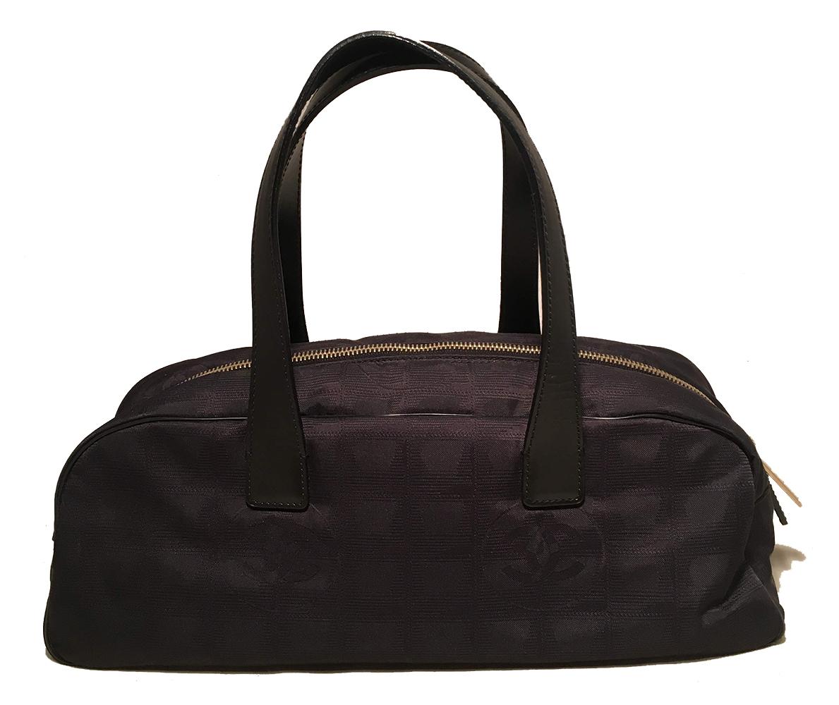 Chanel Traveline Handtasche aus schwarzem Nylon (Schwarz) im Angebot