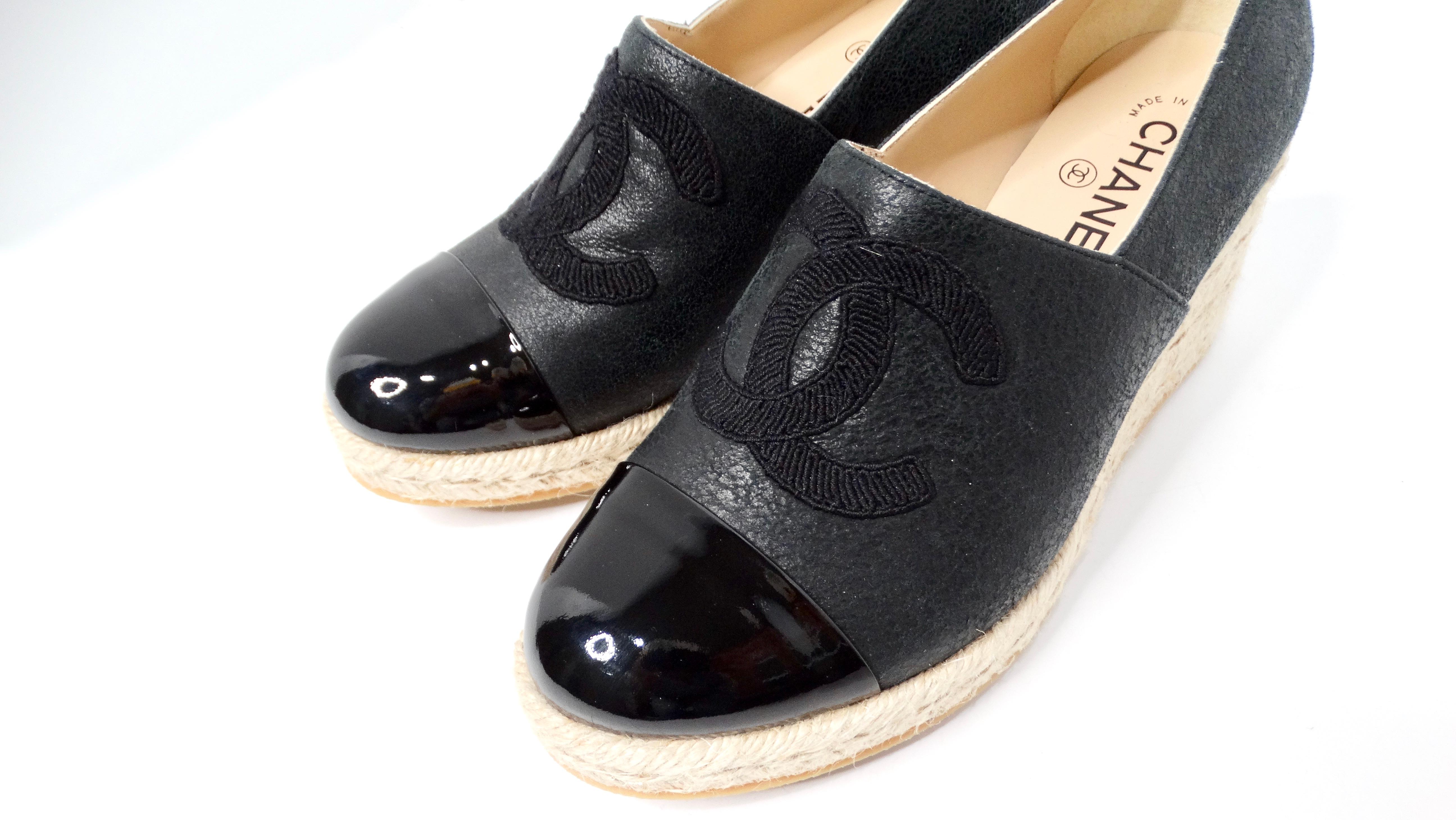 Chanel Black On Black Leather Interlocking CC Espadrille Wedges In Good Condition In Scottsdale, AZ