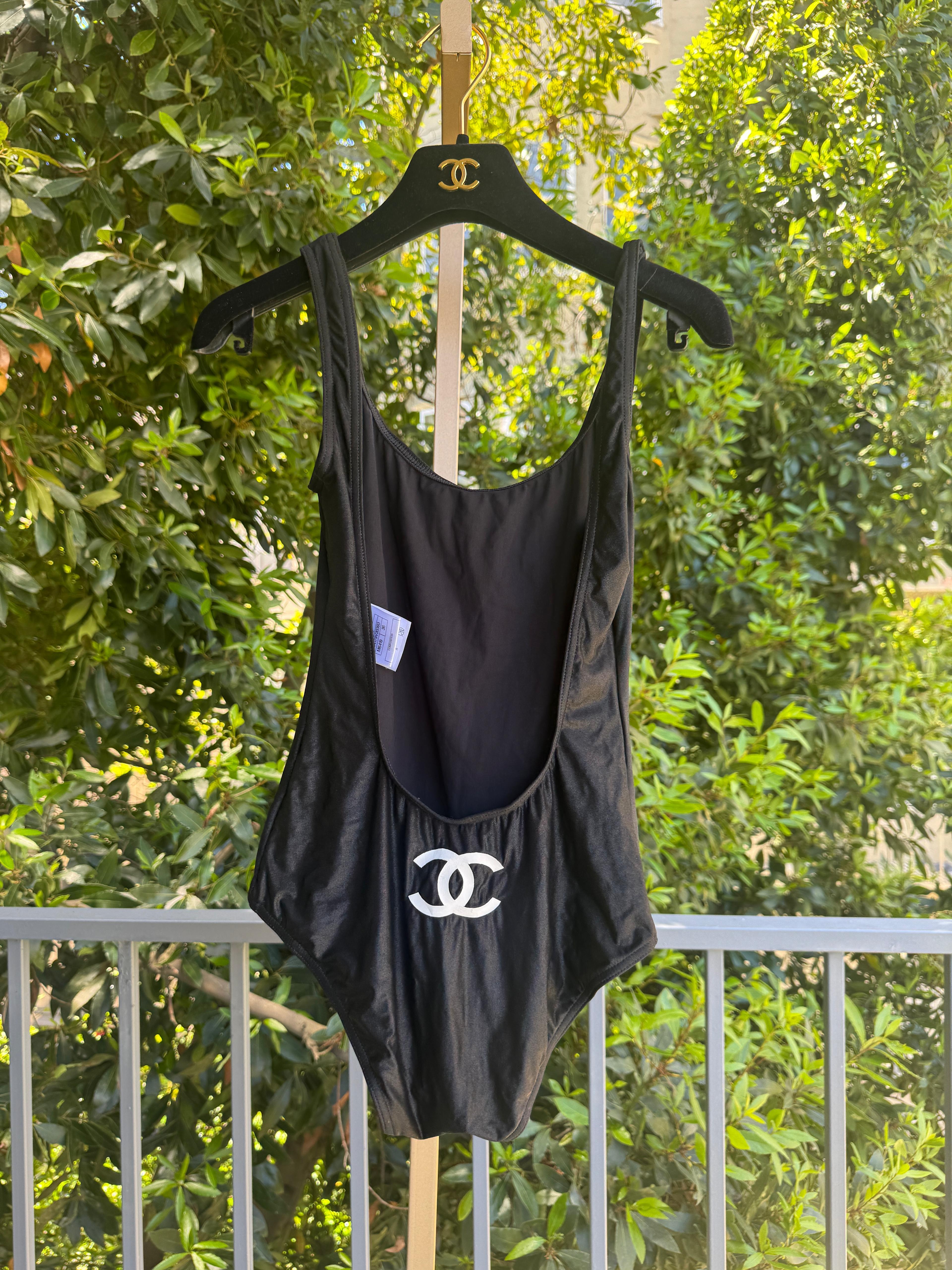 Chanel Traje de baño negro de una pieza - Colección 2009 en Bueno estado para la venta en San Francisco, CA
