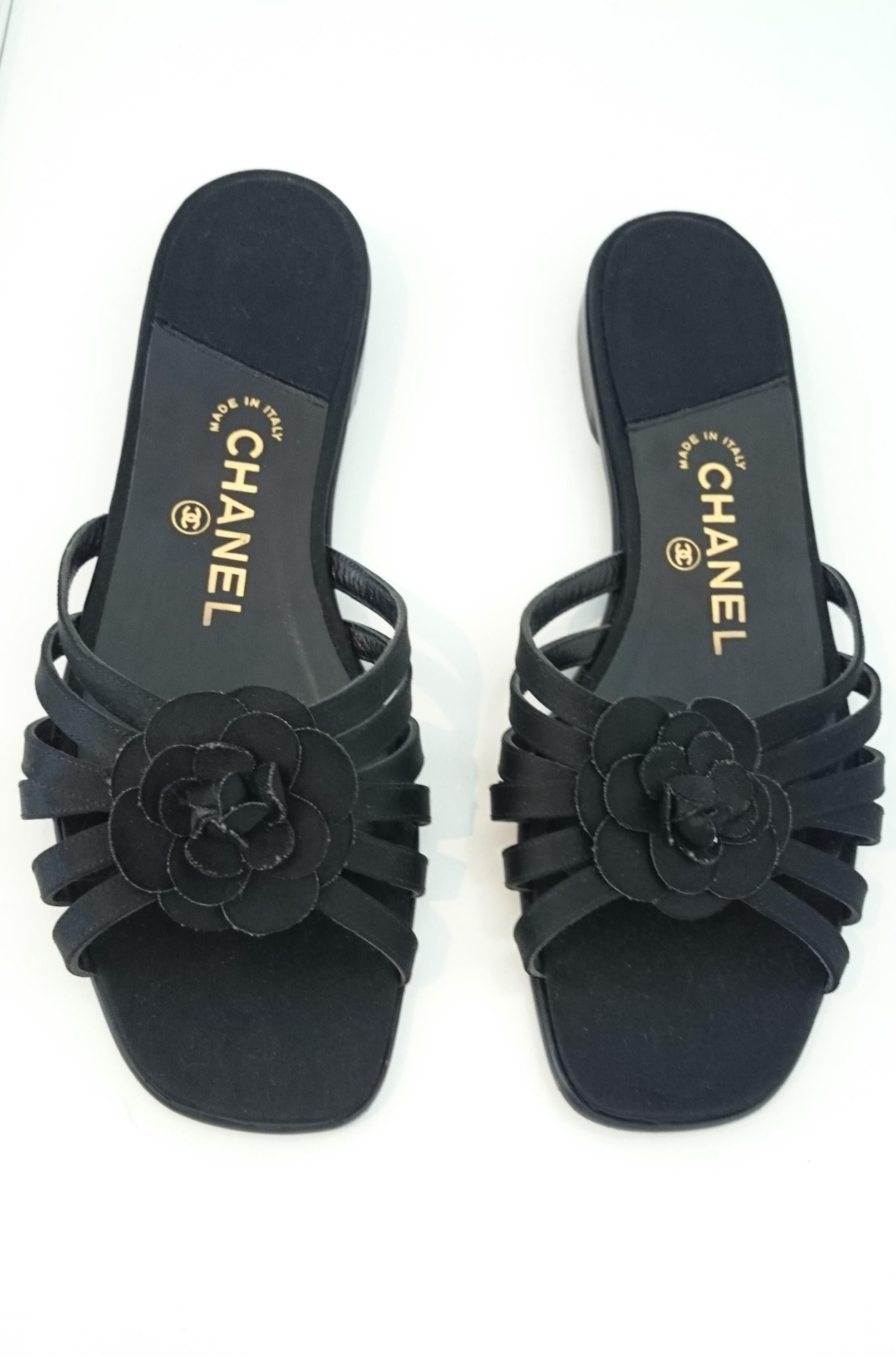 Chanel Black Open Flowers Silk Stripes Sandals. Excellent conditions. Size 41 For Sale 1