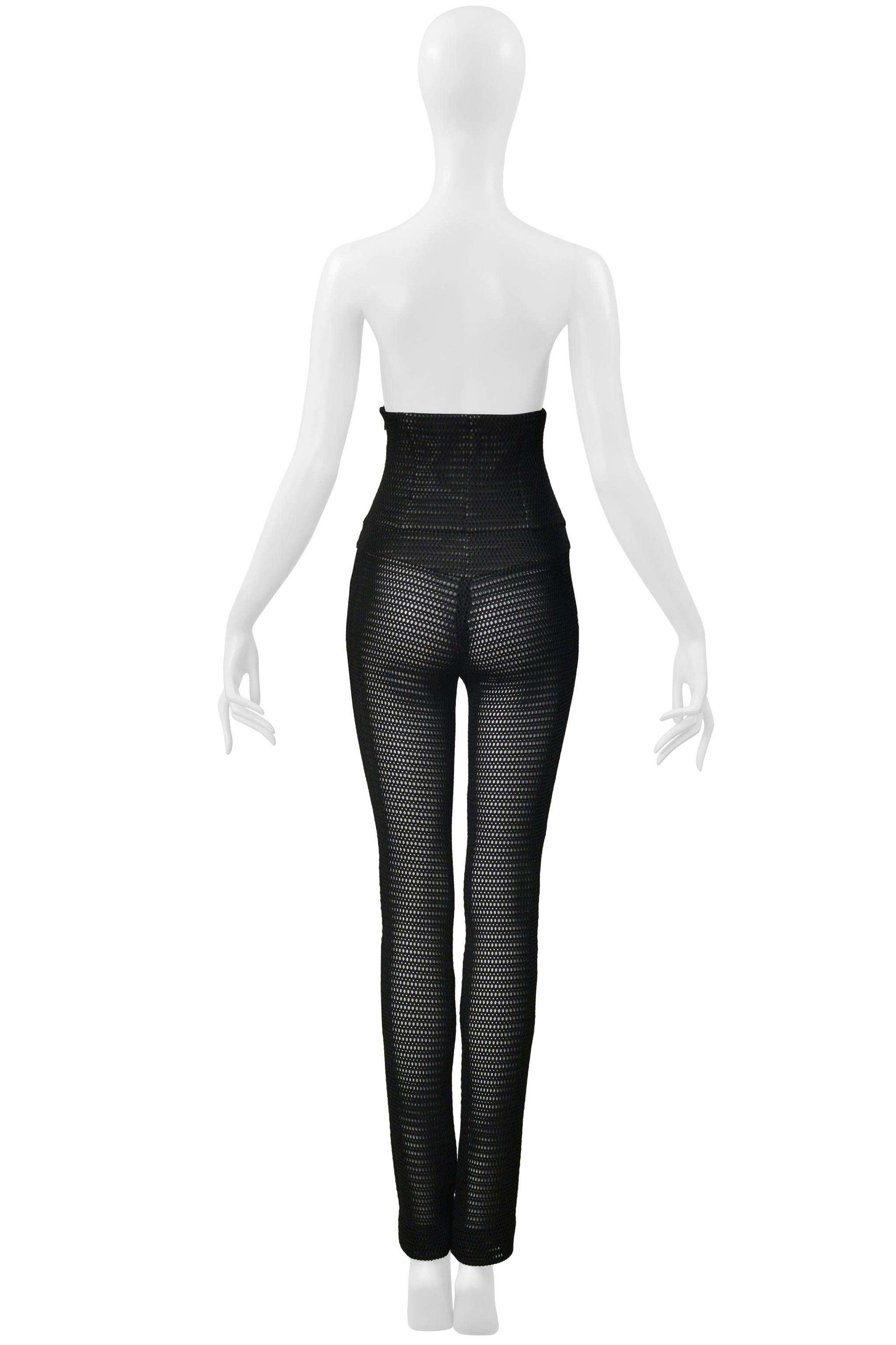Chanel Schwarze Hose mit hoher Taille aus offenem Mesh im Angebot 3