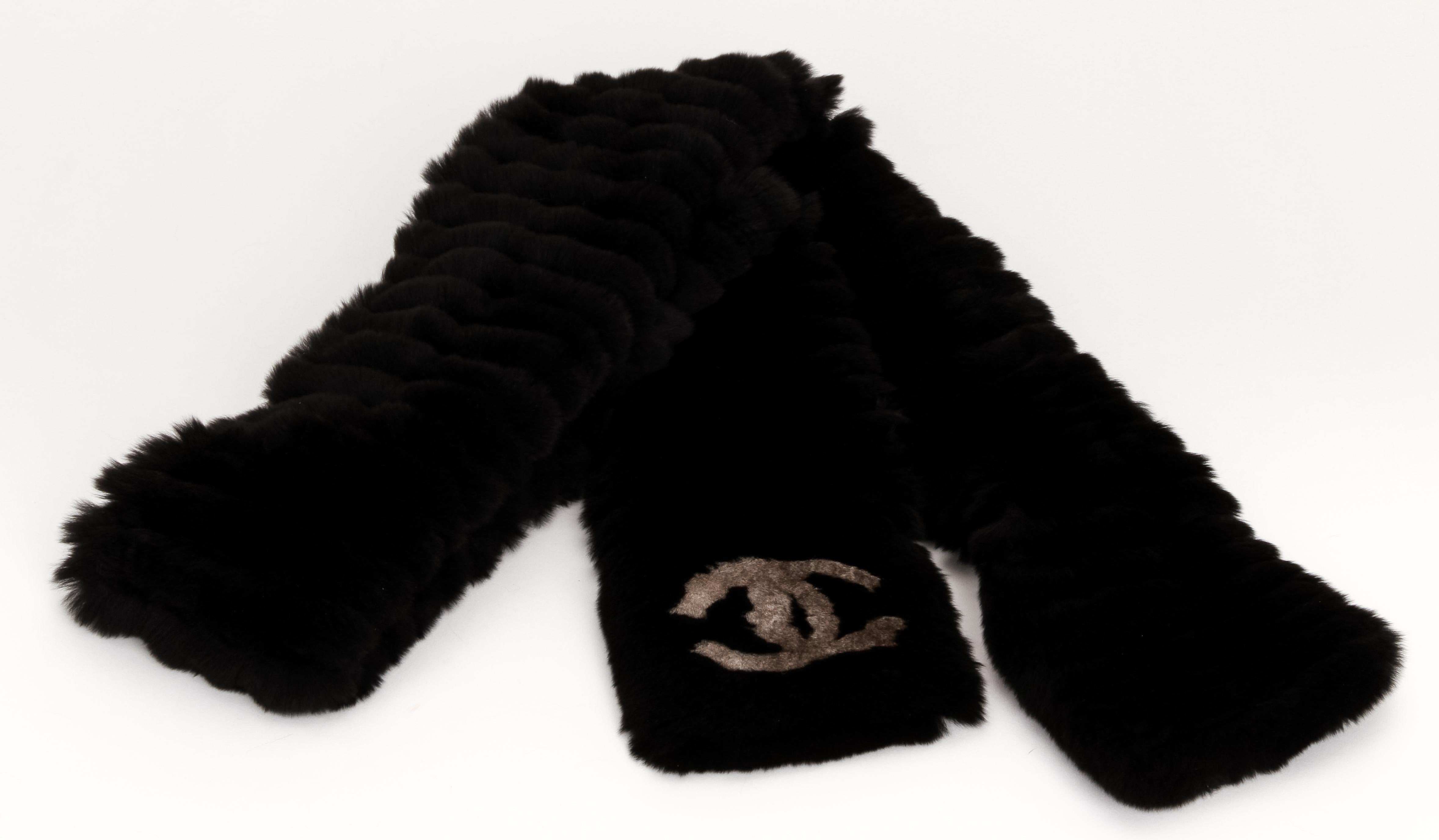chanel fur scarf