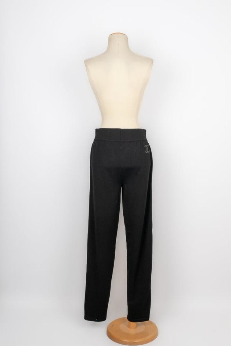 Chanel Black Pants with Leather Strips In Excellent Condition For Sale In SAINT-OUEN-SUR-SEINE, FR