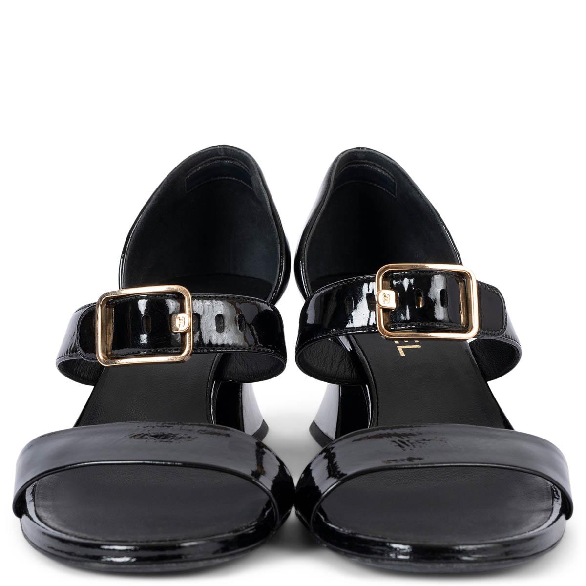 100% authentic Chanel curved block heel sandals in black patent leather with gold-tone logo buckle. Have been worn and are in excellent condition. 

2022 Spring/Summer

Measurements
Model	22S G39050 X56544 94305
Imprinted Size	39
Shoe Size	39
Inside