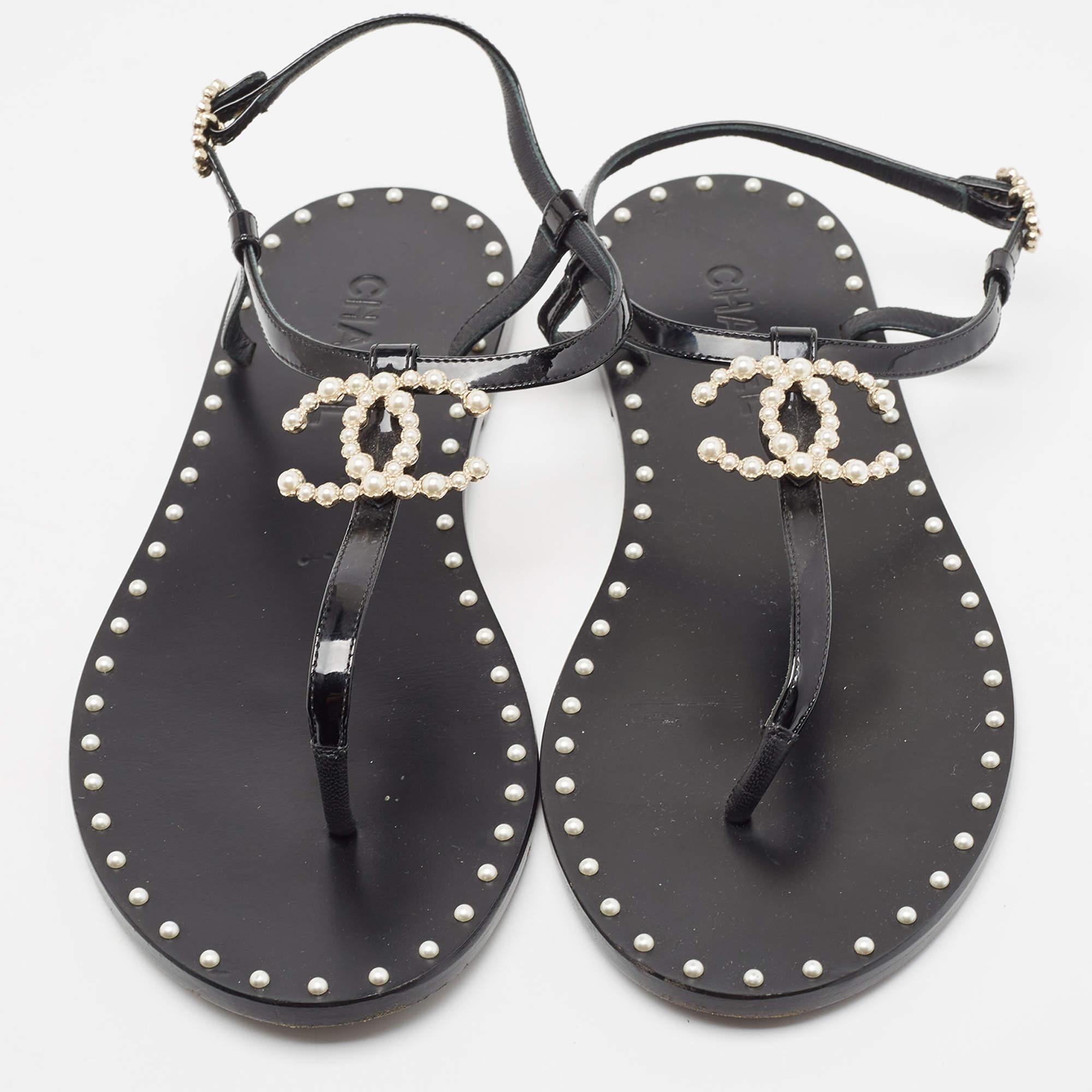 Women's Chanel Black Patent and Leather CC Pearl Embellished Flat Thong Sandals Size 39.