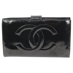 Chanel Black Patent CC Logo Long Bifold Wallet s329ck8