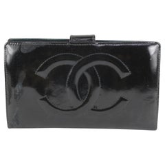 Chanel - Portefeuille à rabat long avec logo CC verni noir 1210c31