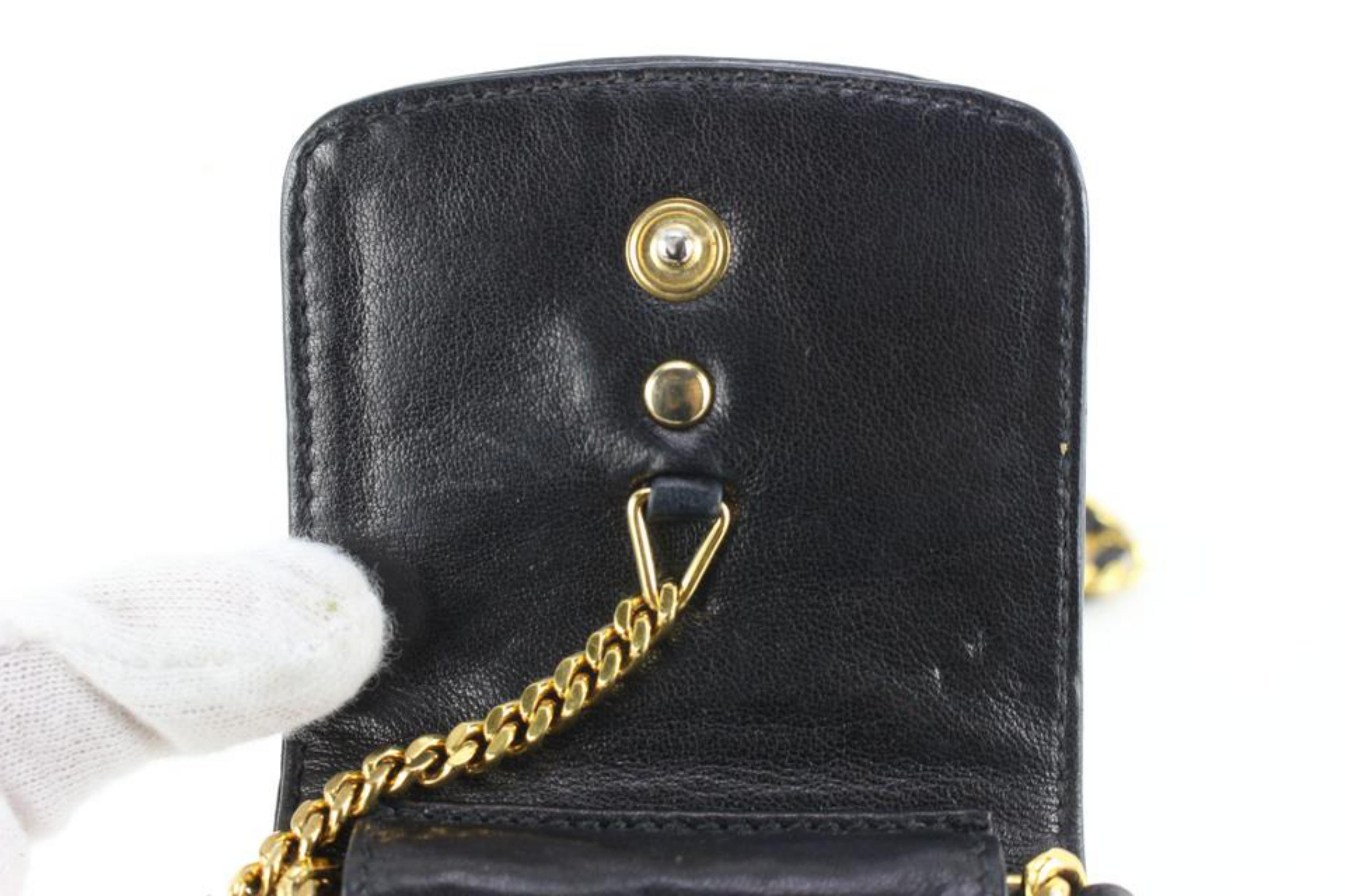 Chanel Schwarz Lack CC Logo Mini-Mini-Klappentasche Crossbody 13ck69s im Zustand „Gut“ im Angebot in Dix hills, NY