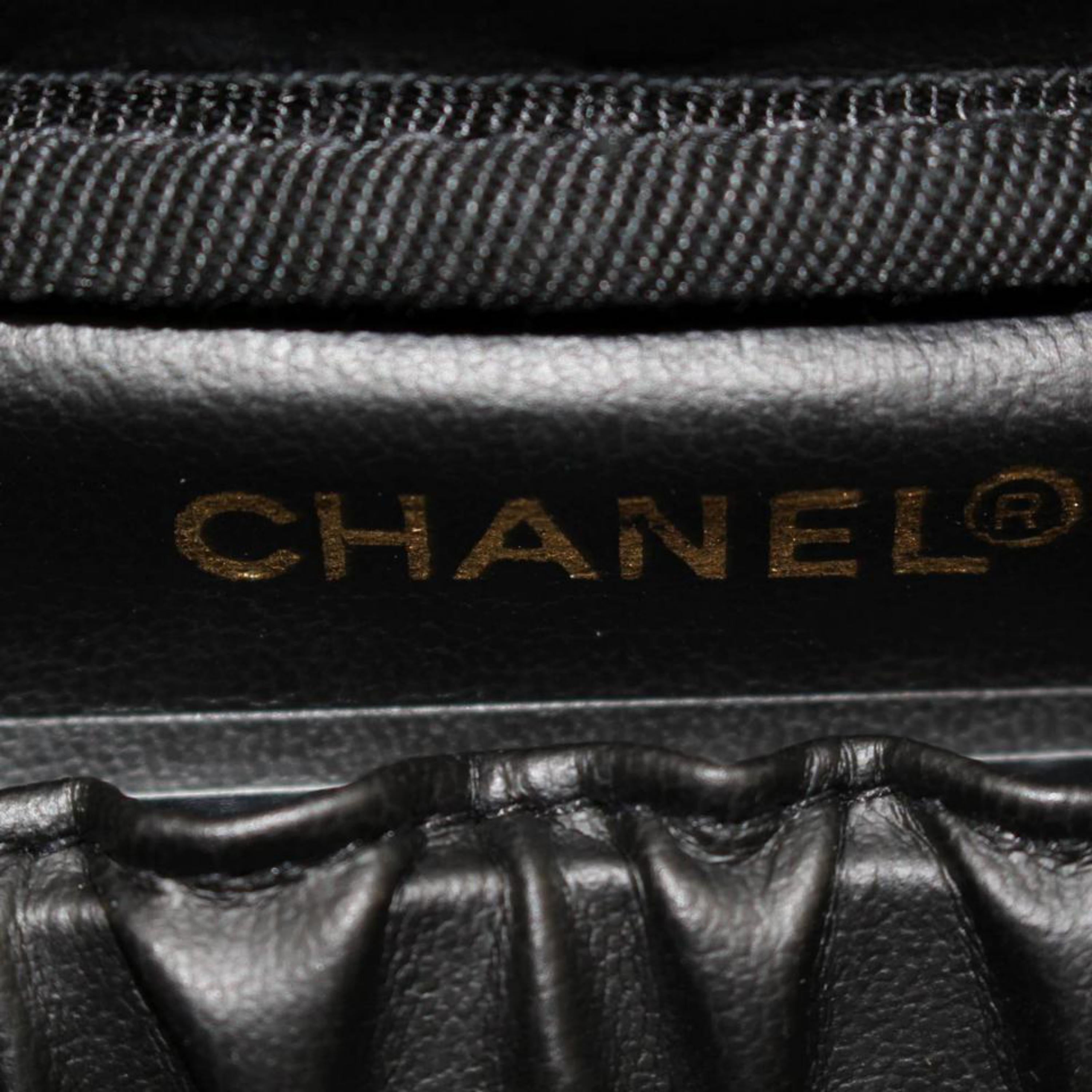 Chanel Black Patent Cc Logo Vanity Case868327 Cosmetic Bag For Sale 8