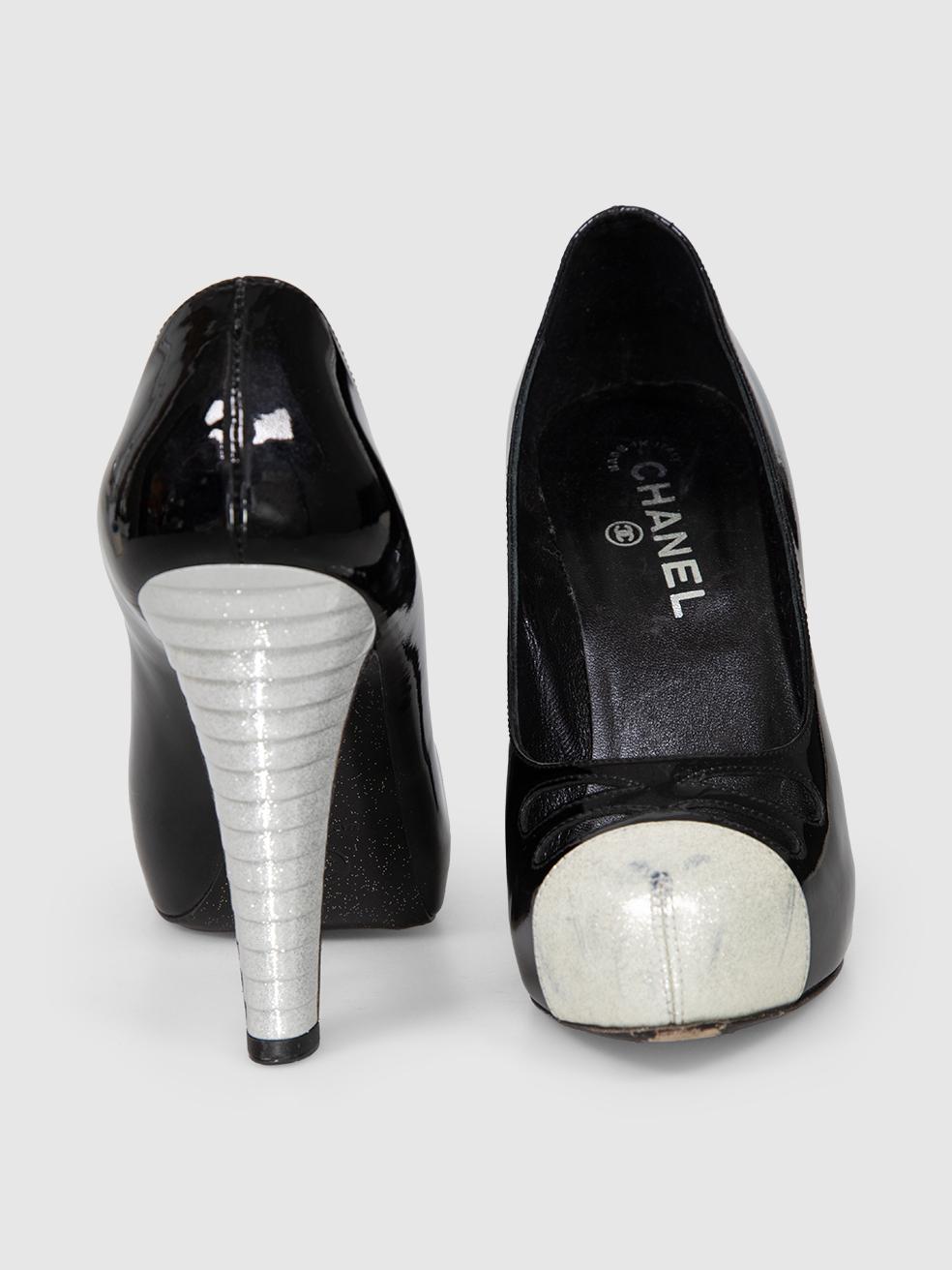 Noir Chanel, talons à pointe en paillettes vernies noires, taille IT 39 en vente