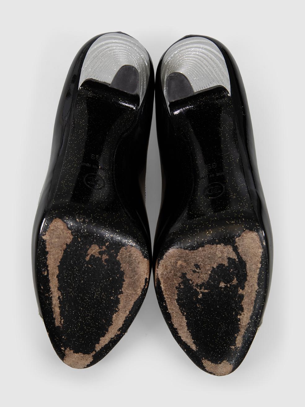 Chanel, talons à pointe en paillettes vernies noires, taille IT 39 Bon état - En vente à London, GB