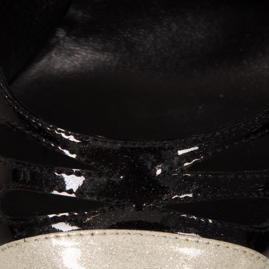 Chanel, talons à pointe en paillettes vernies noires, taille IT 39 Pour femmes en vente