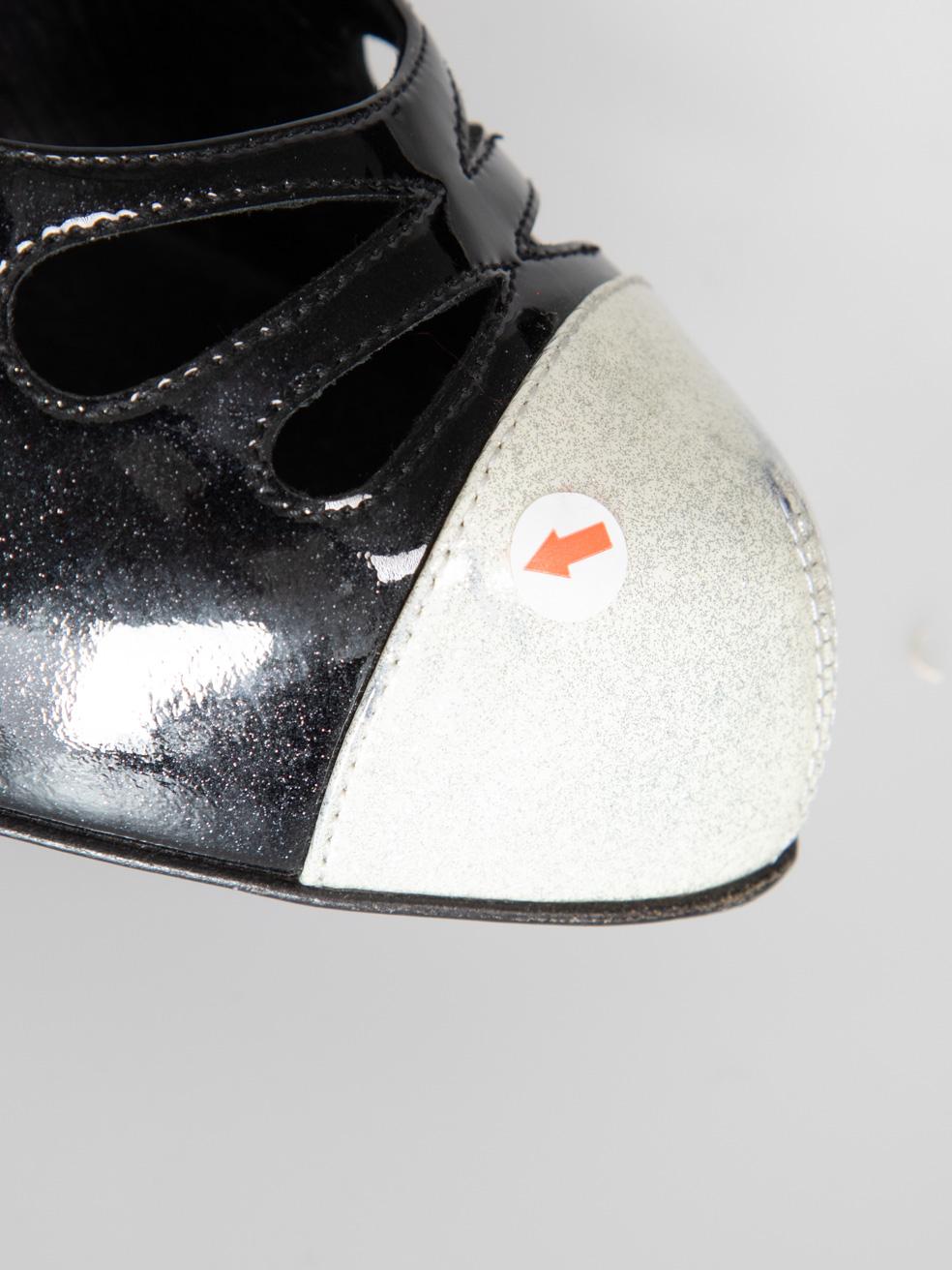 Chanel, talons à pointe en paillettes vernies noires, taille IT 39 en vente 3