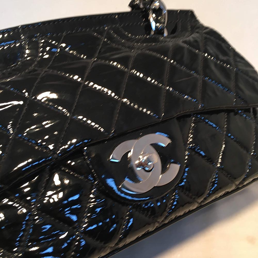 Chanel Black Patent Leather 2 way Classic Flap Shoulder Bag  In Good Condition In Philadelphia, PA