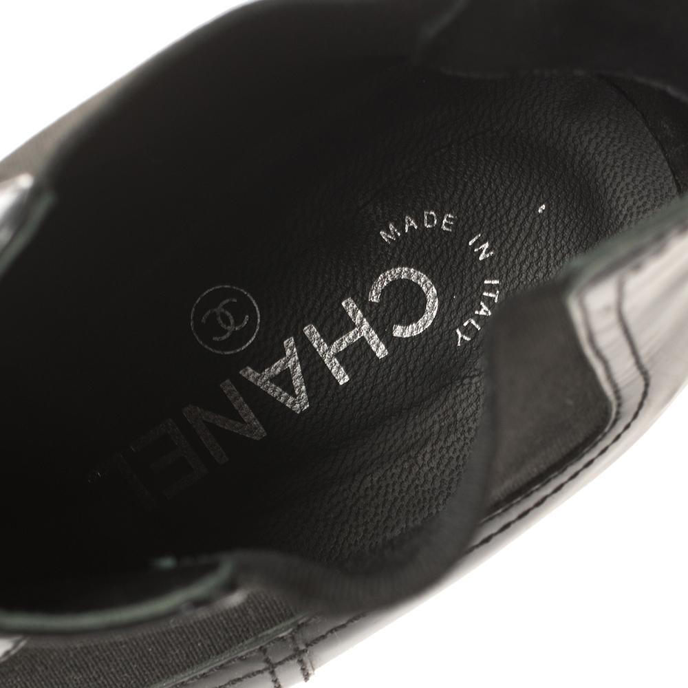 Chanel Schwarz Lackleder und Stoff Kette verschönert Stiefeletten Größe 40 2
