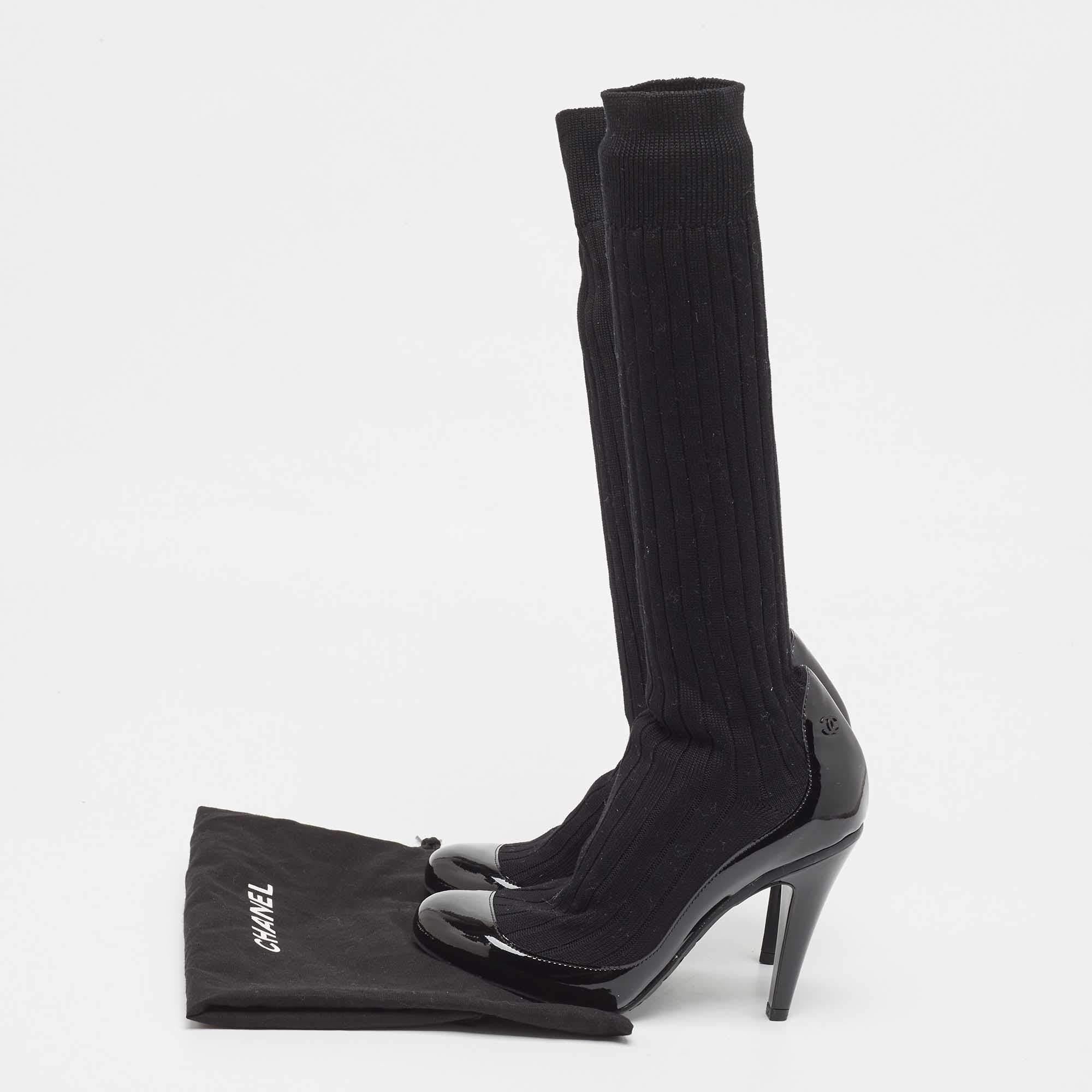 Chanel Schwarze Sock Pumps aus Lackleder und Strickstoff Größe 35 im Angebot 5