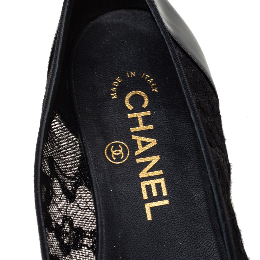 Women's Chanel Black Patent Leather And Lace Ballet Flats Size 38